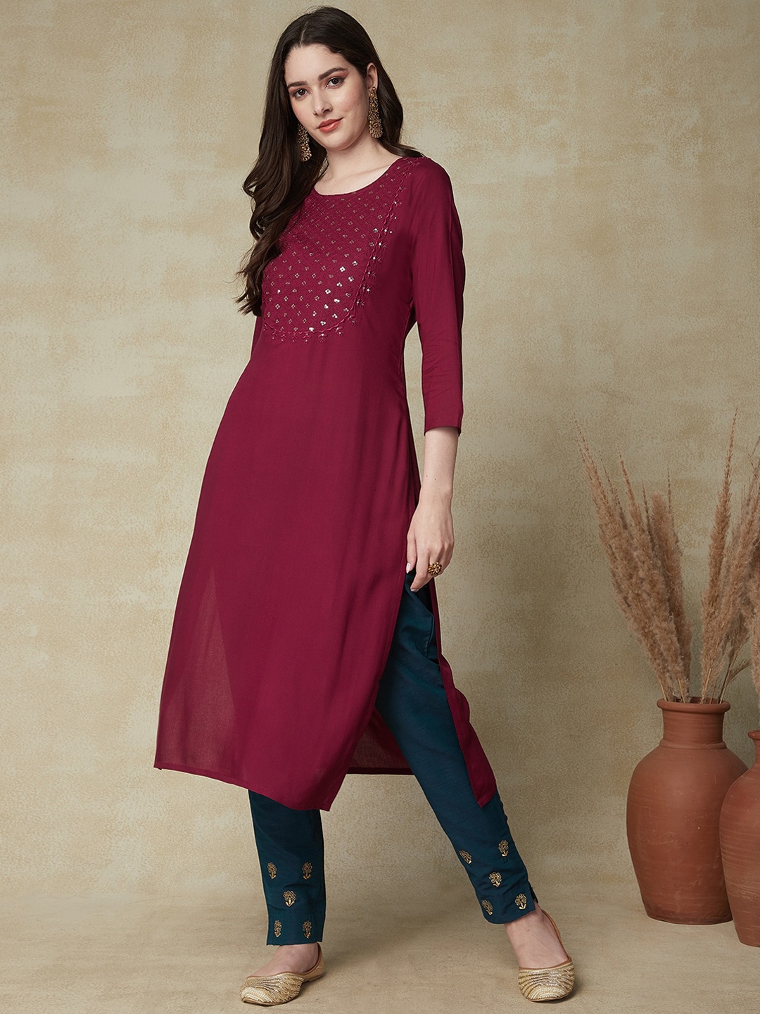 

FASHOR Purple Geometric Embroidered Mirror Work Detailed Straight Kurta