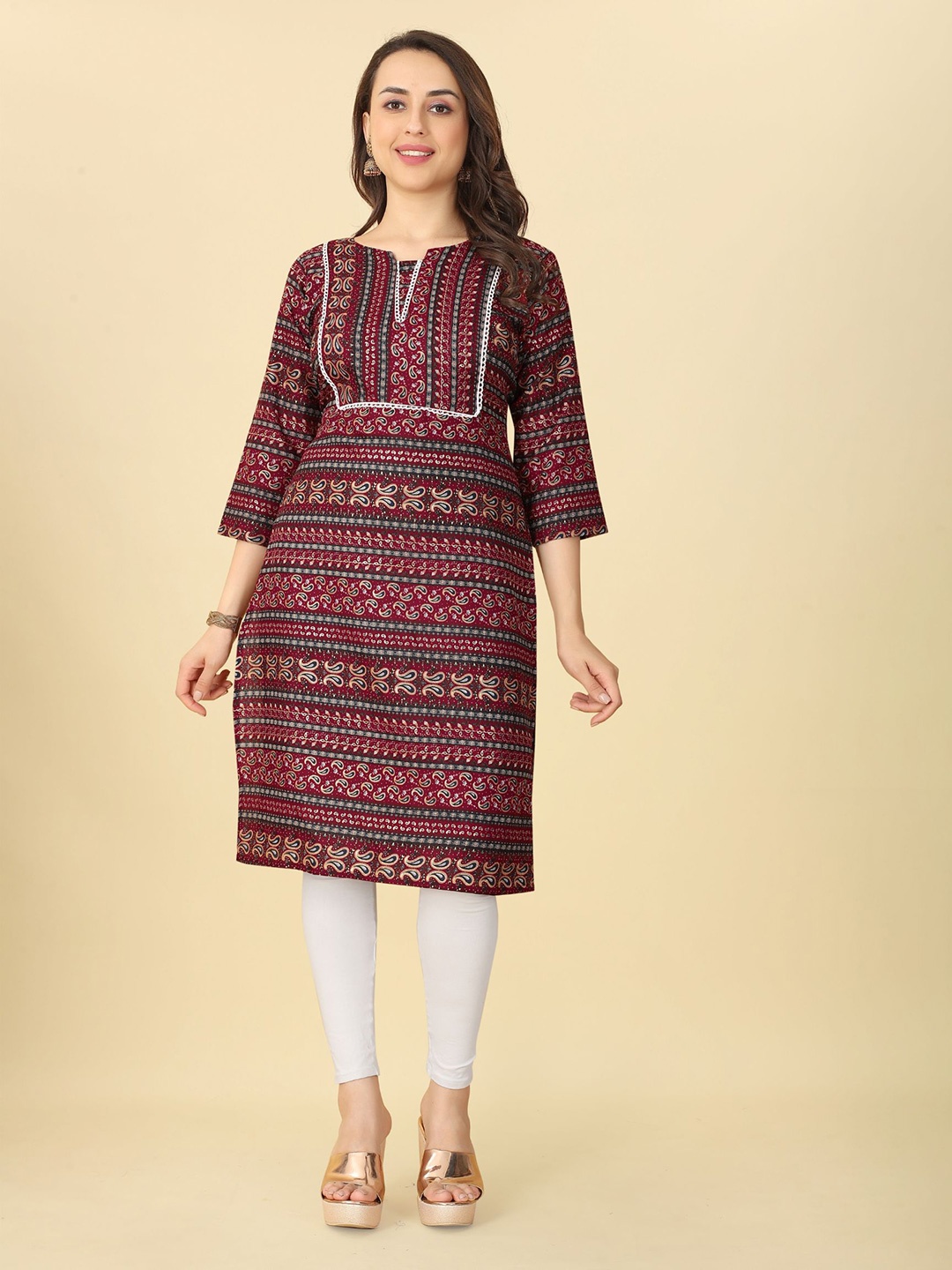 

Ijya Ethnic Motifs Printed Straight Kurta, Maroon
