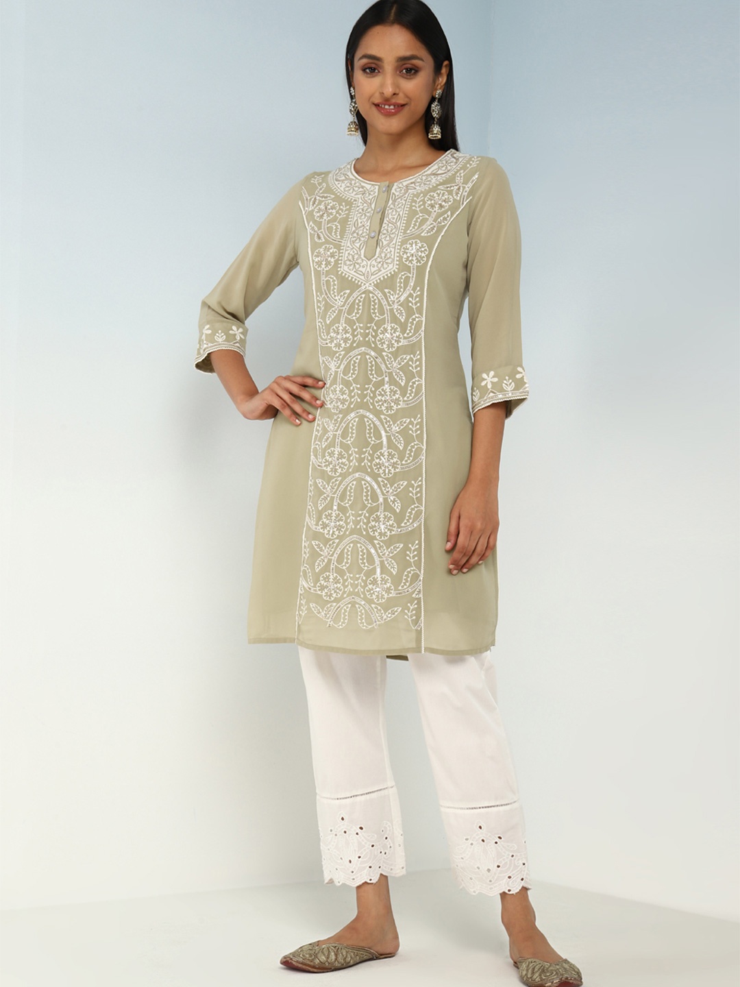 

Lakshita Ethnic Motifs Embroidered Straight Kurta, Green