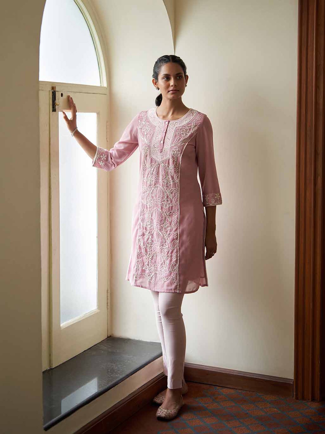 

Lakshita Floral Embroidered Round Neck Sequinned Straight Kurta, Pink