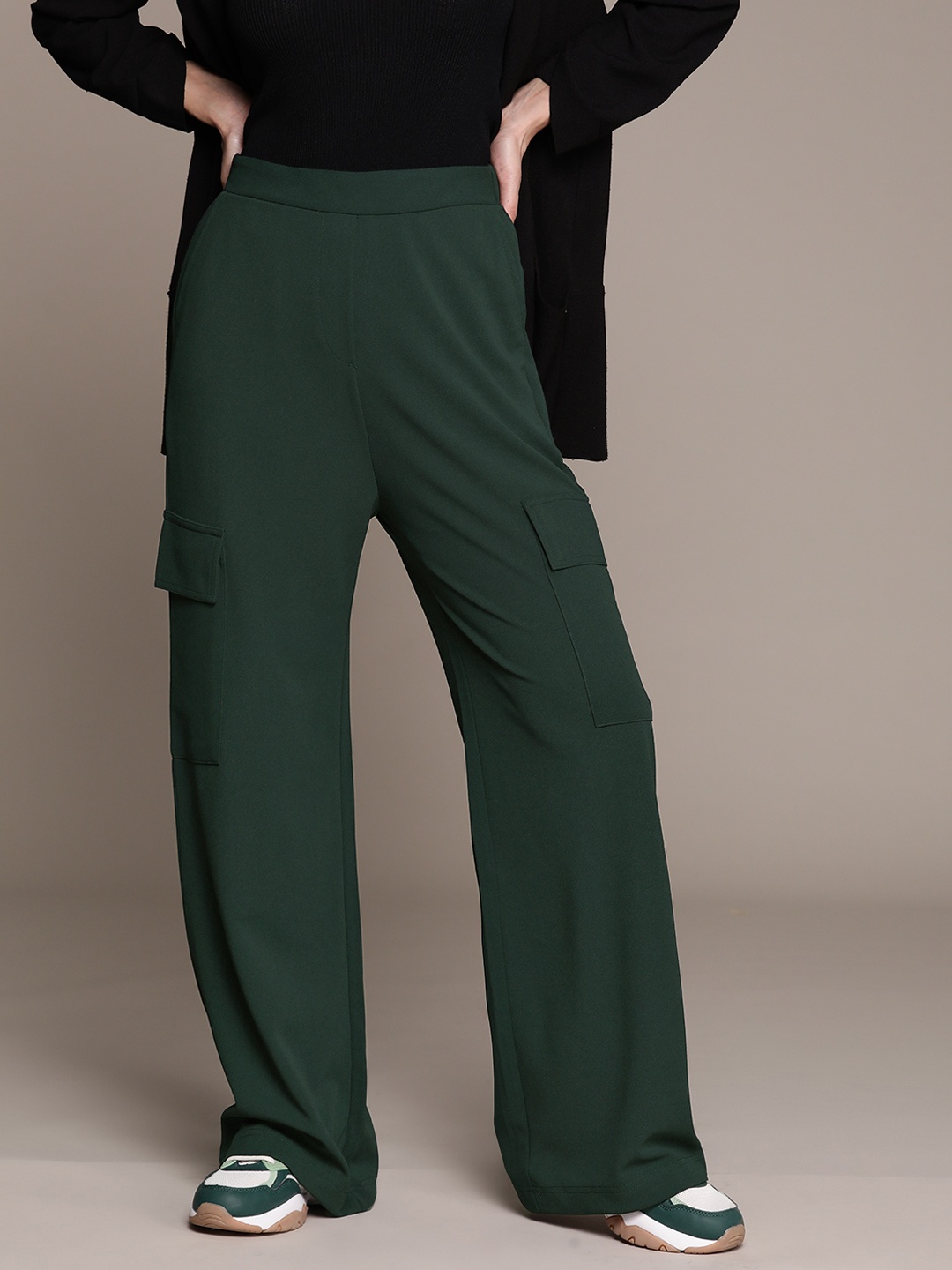 

The Roadster Lifestyle Co. Women High-Rise Cargos Trousers, Green