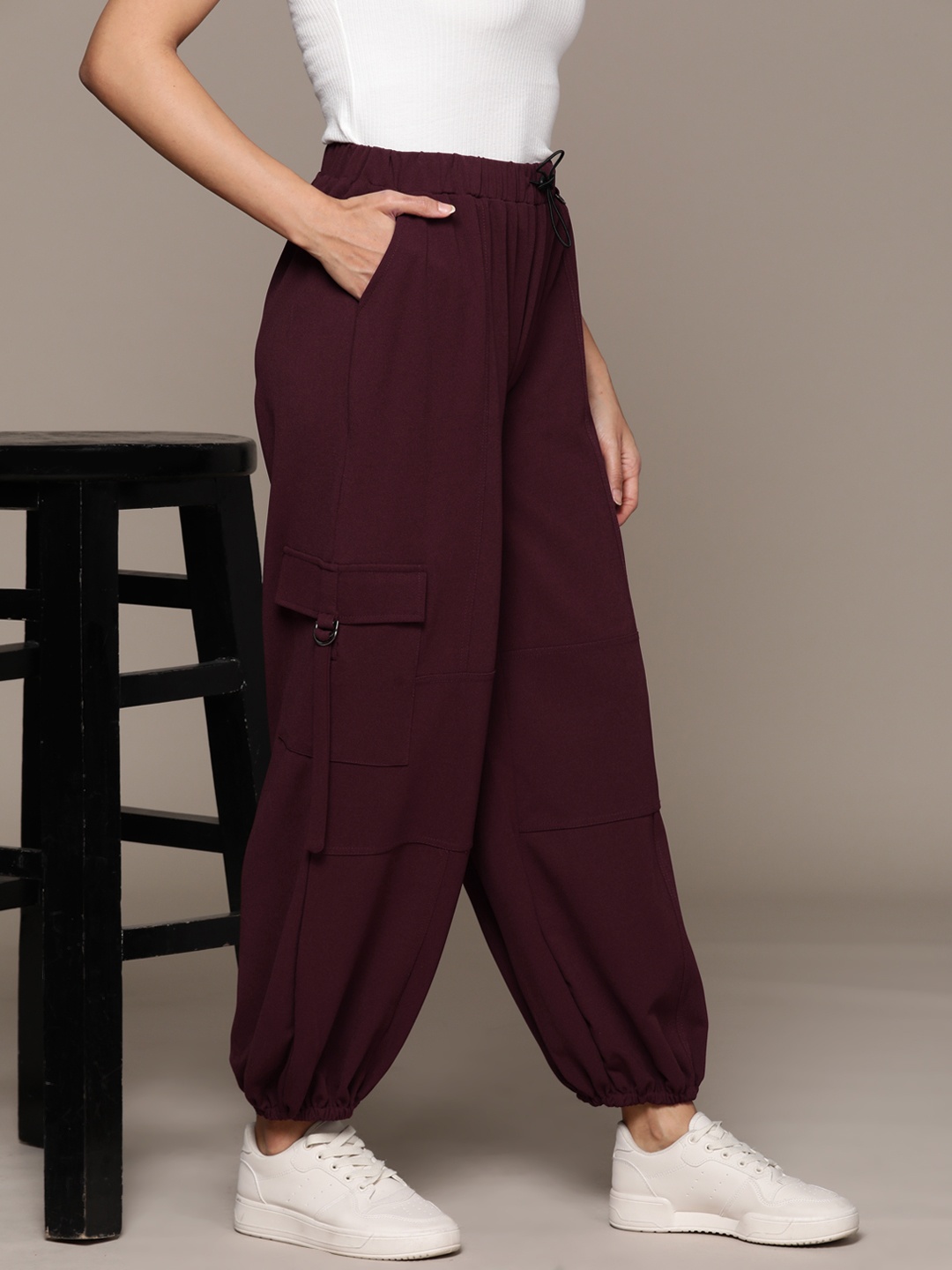 

The Roadster Lifestyle Co. Women Solid Panelled Joggers, Burgundy