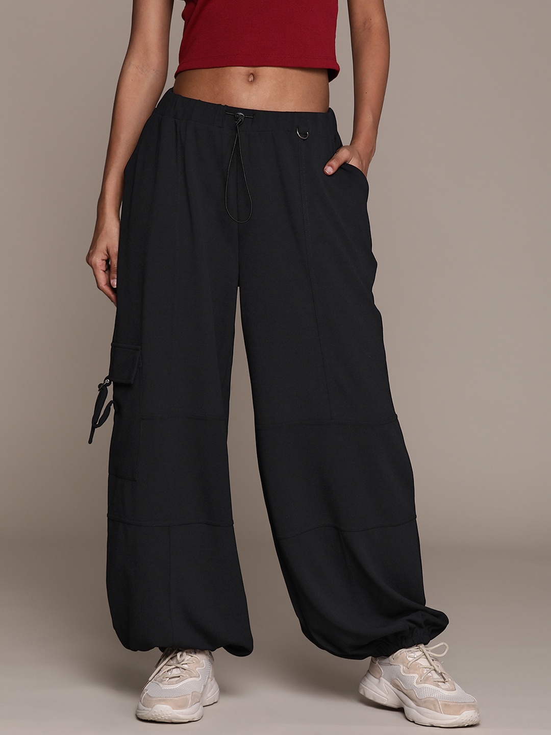 

The Roadster Lifestyle Co. Women High-Rise Joggers, Black