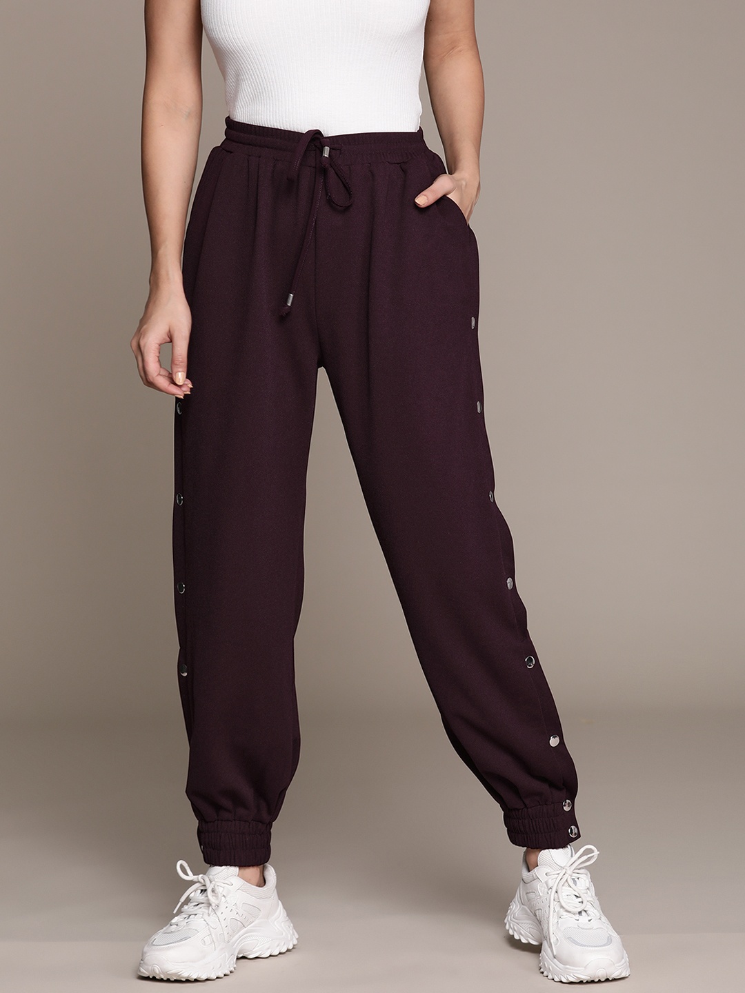 

The Roadster Lifestyle Co. Women High-Rise Joggers, Burgundy