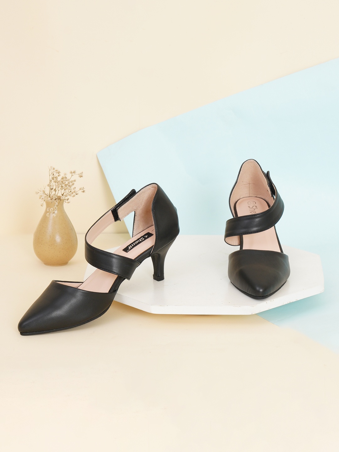 

Sherrif Shoes Women Black Solid Pumps