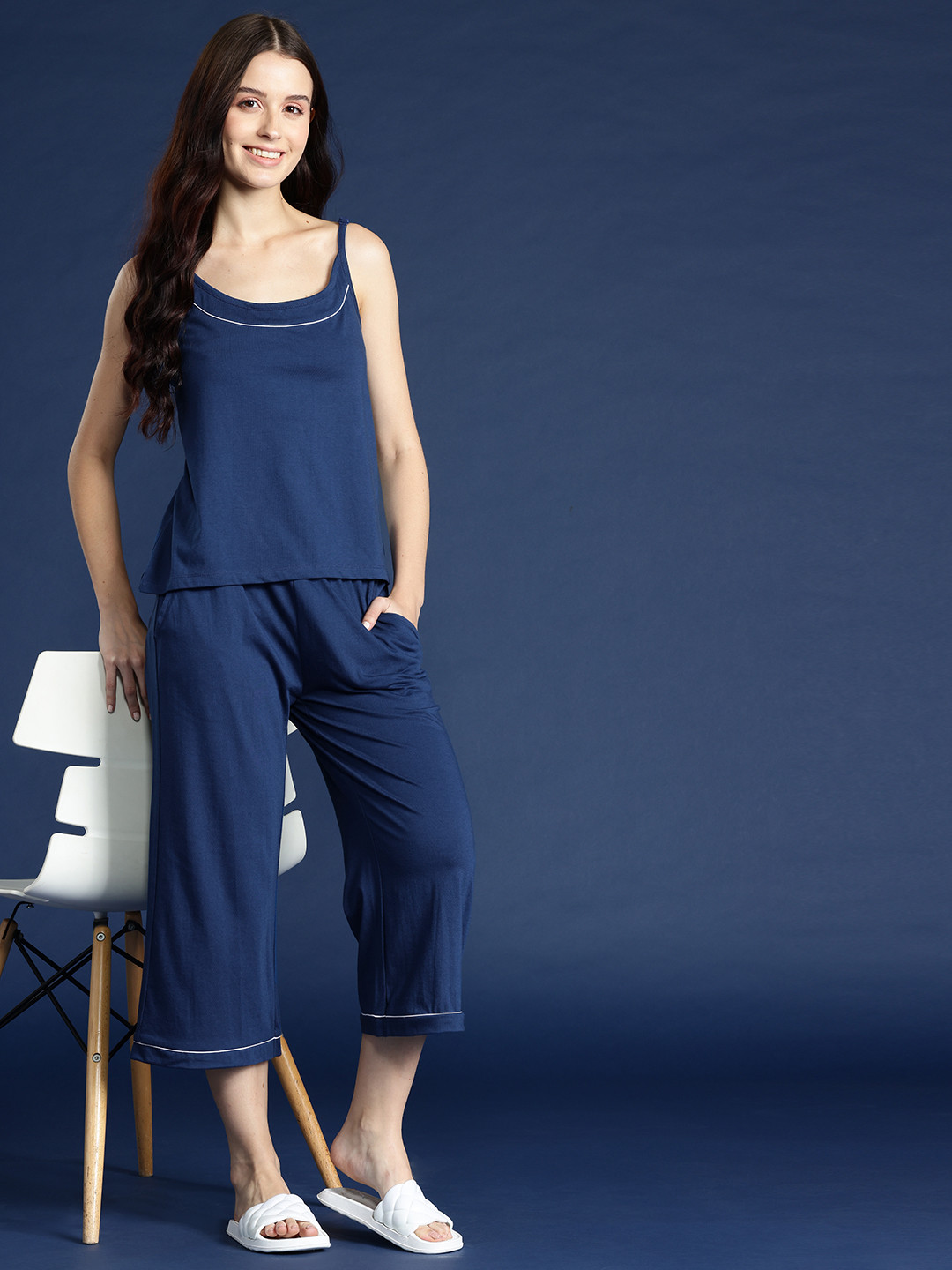 

Mast & Harbour Women Solid Top with Capris, Blue