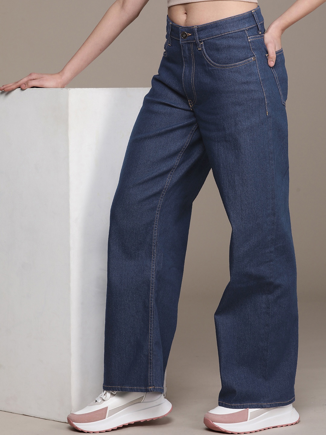 

The Roadster Life Co. Women Baggy Wide Leg High-Rise Stretchable Jeans, Blue