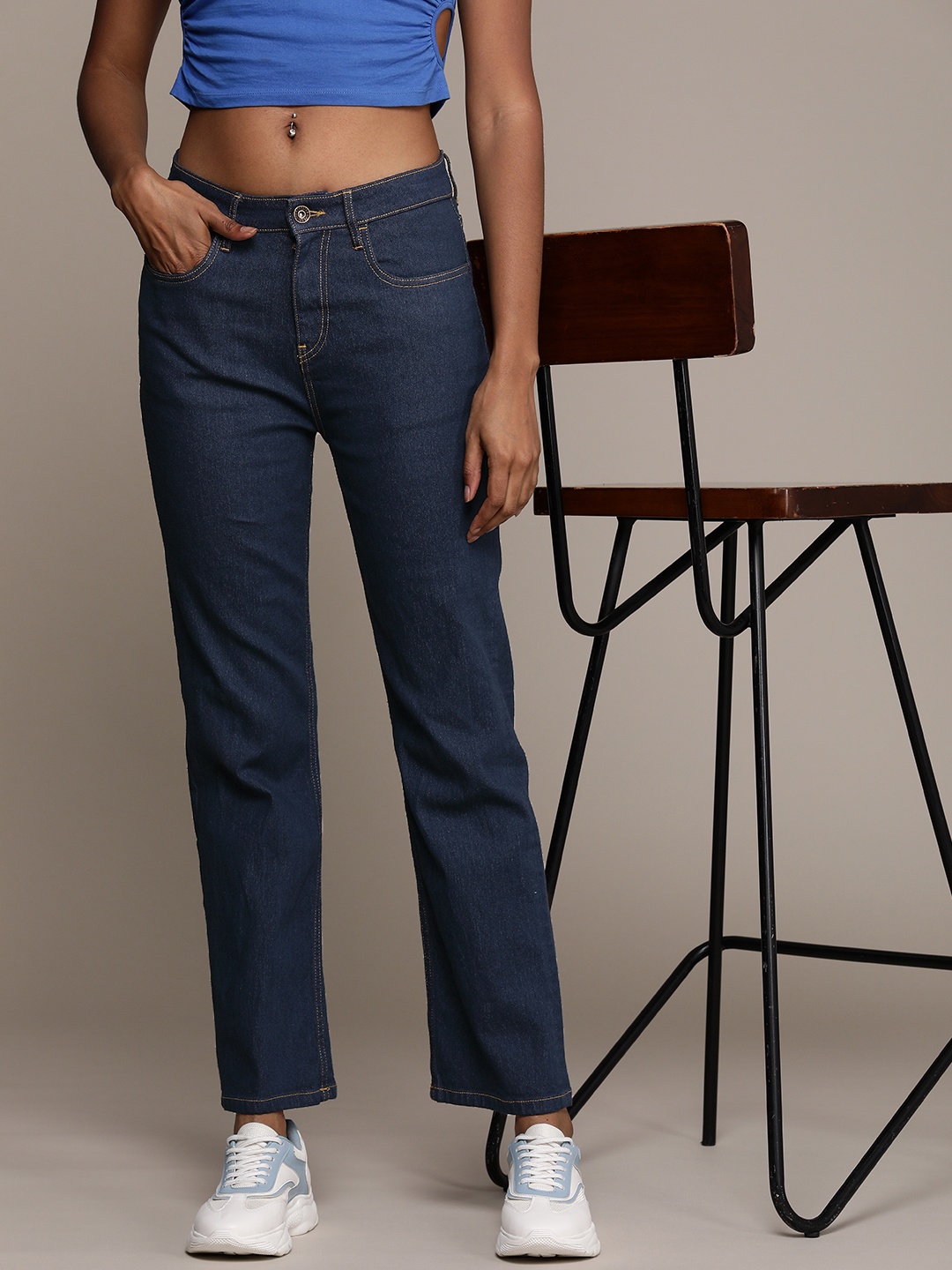 

The Roadster Life Co. Women Straight Fit High-Rise Light Fade Stretchable Jeans, Blue