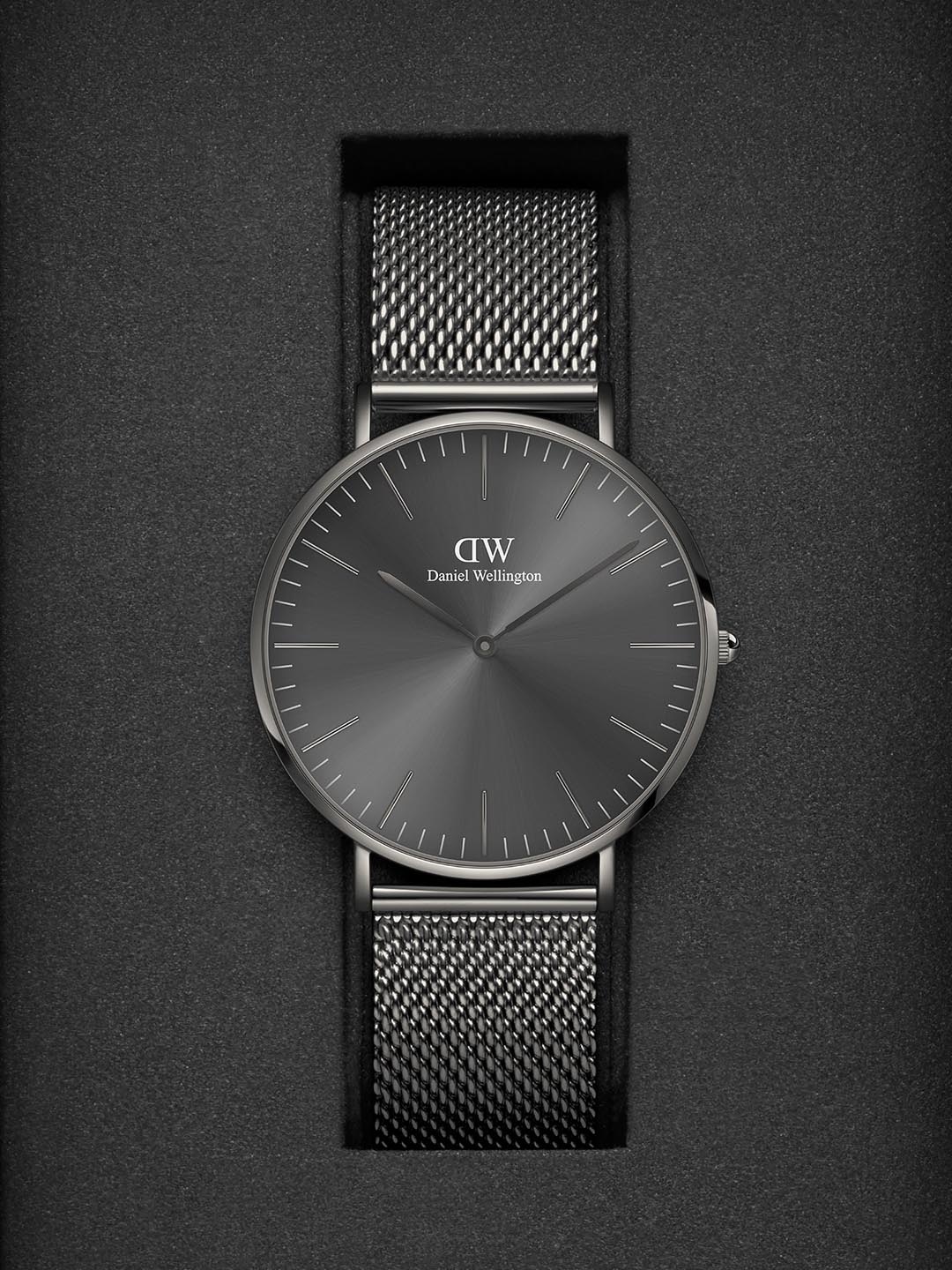 

Daniel Wellington Men Classic Anthracite Dial Grey Analogue 40 mm Watch - DW00100630