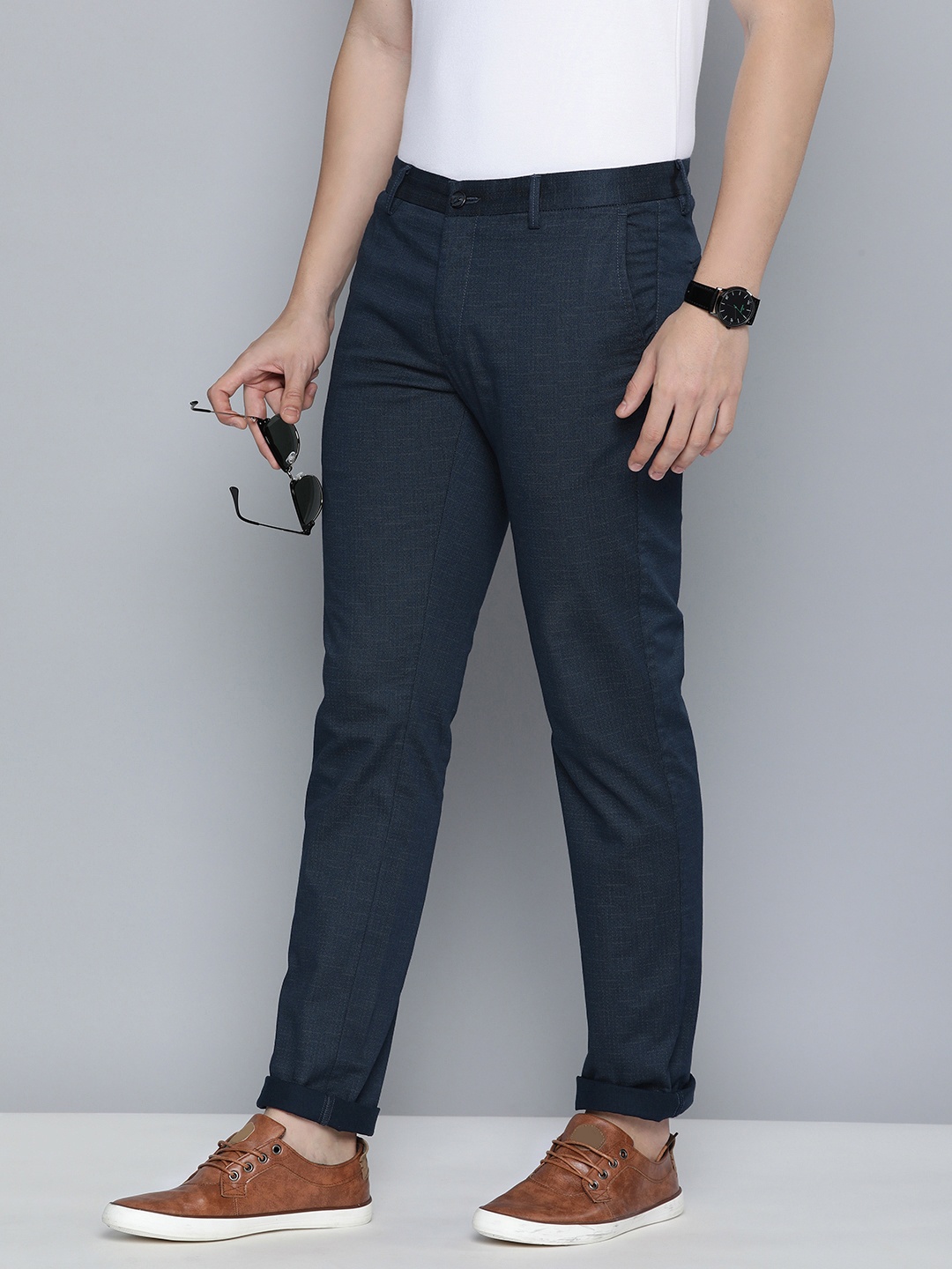 

Indian Terrain Men Solid Brooklyn Slim Fit Chinos Trouser, Navy blue