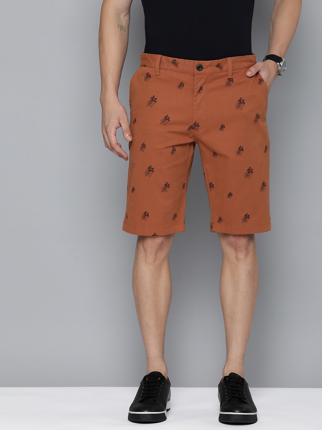 

Indian Terrain Men Conversational Printed Slim Fit Chino Shorts, Rust