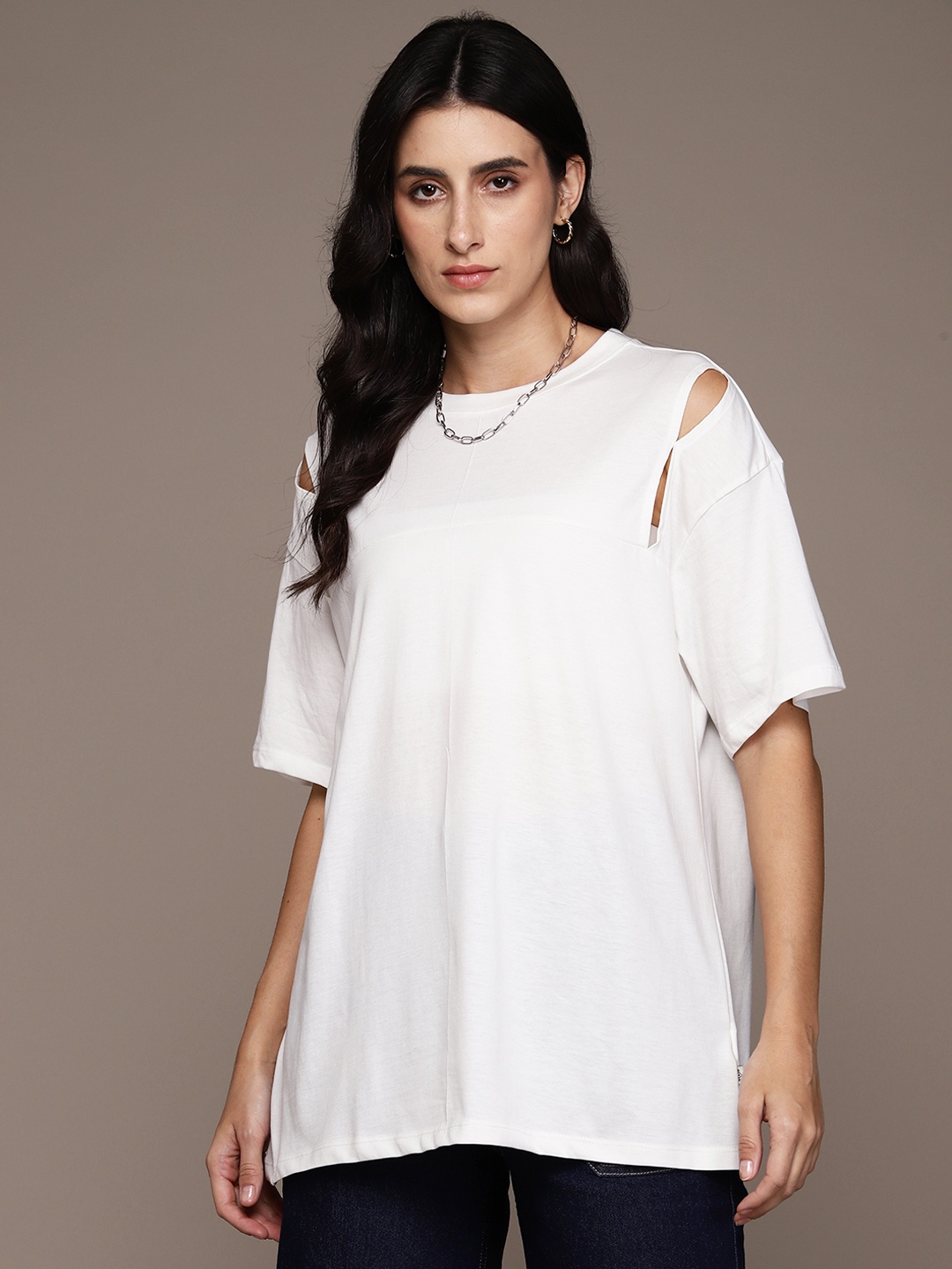 

The Roadster Lifestyle Co. Slit Drop-Shoulder Sleeves Oversized T-shirt, White
