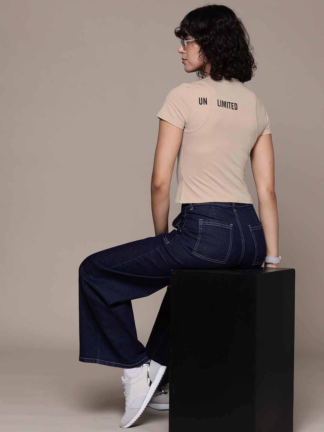

The Roadster Lifestyle Co. Slim Fit Cropped T-shirt, Beige