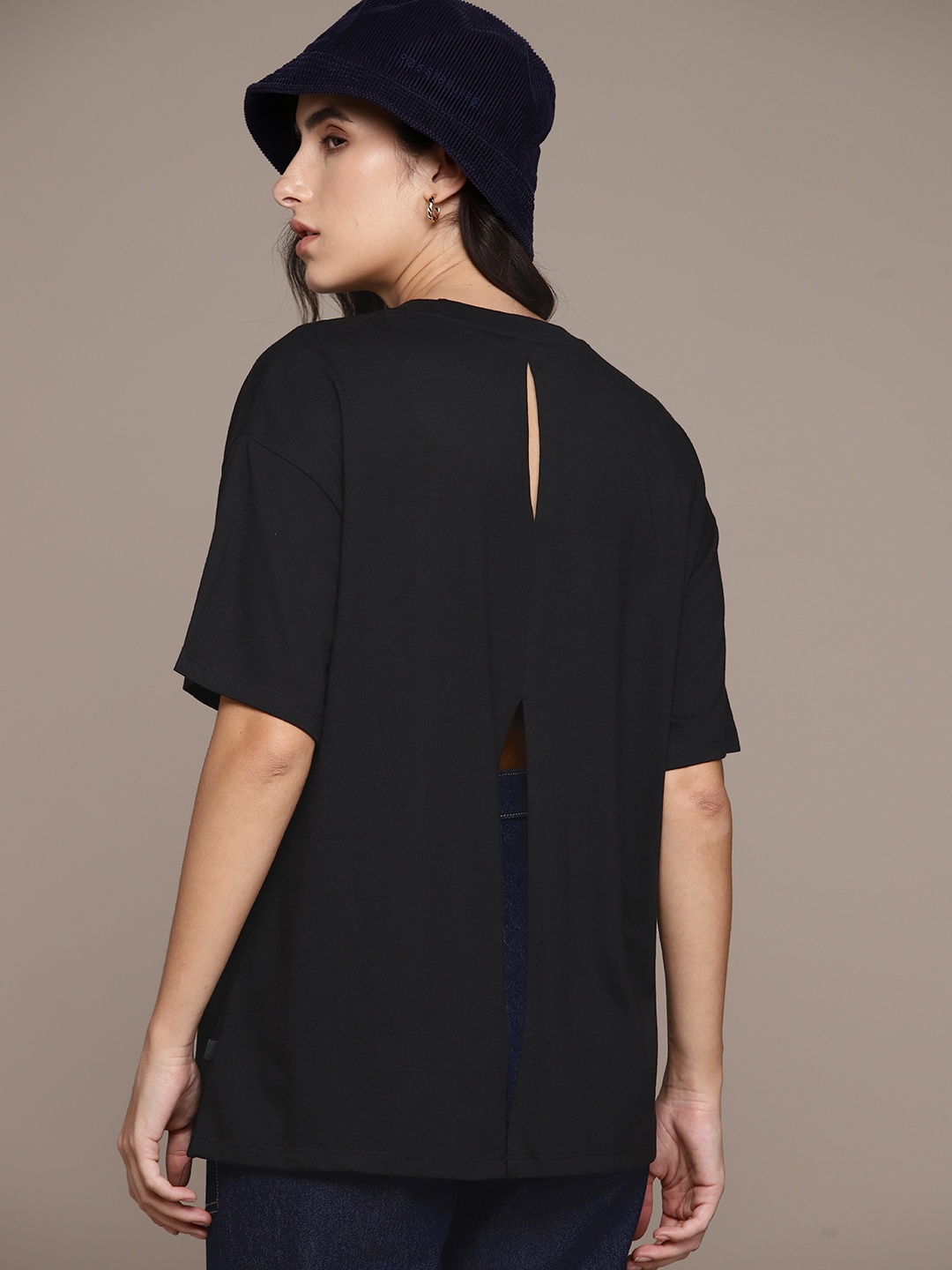 

The Roadster Lifestyle Co. Drop-Shoulder Sleeves Back Cut-Out T-shirt, Black