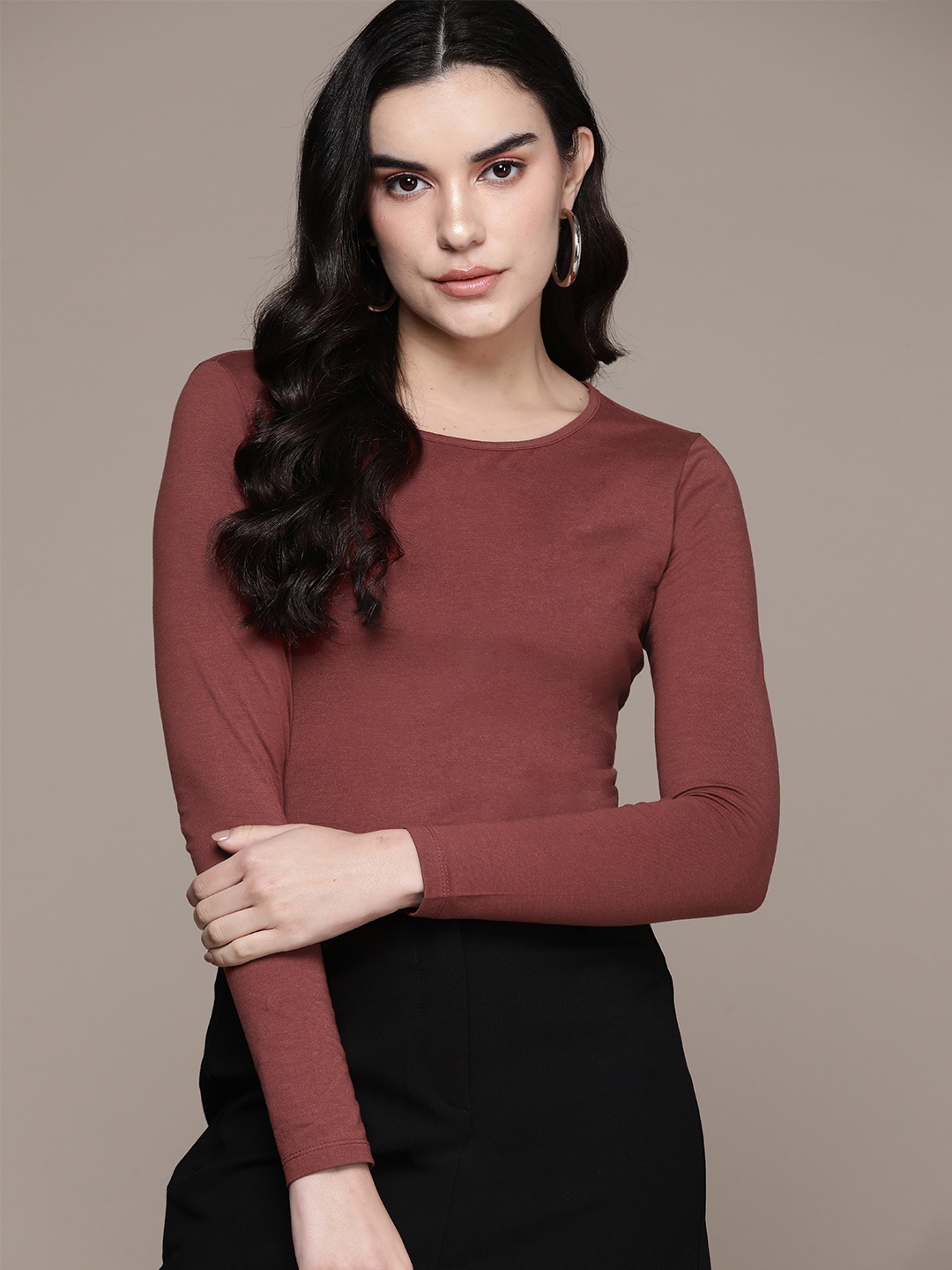 

The Roadster Lifestyle Co. Solid T-shirt, Brown
