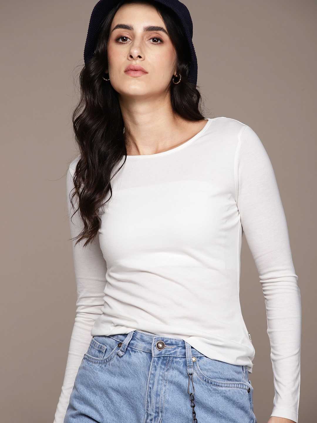 

The Roadster Lifestyle Co. Solid T-shirt, White