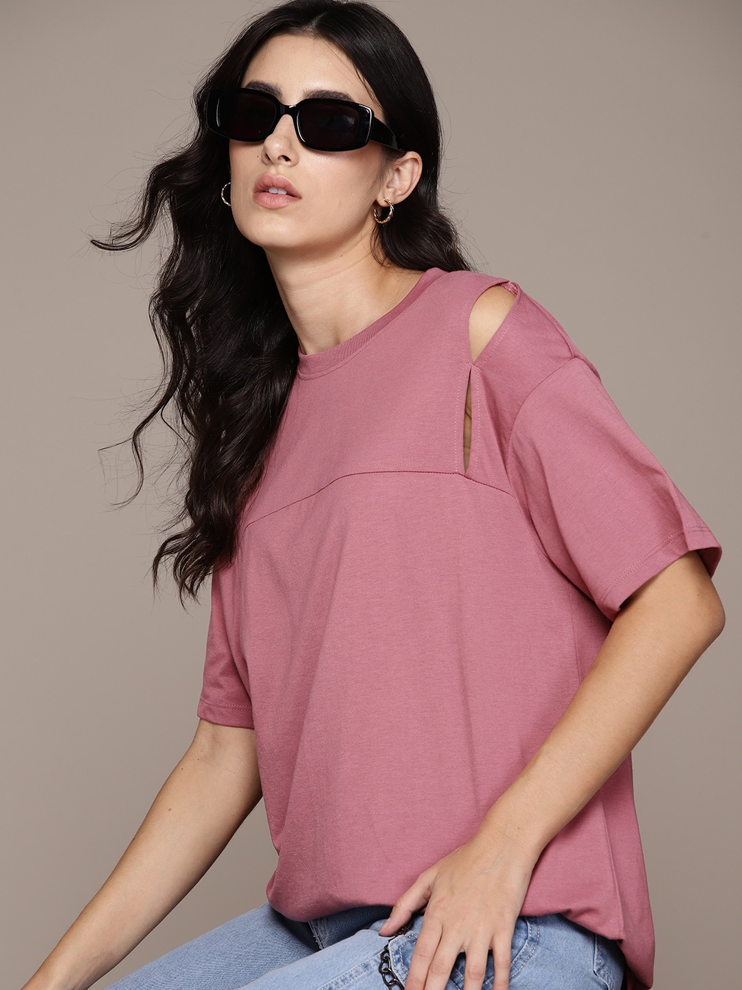 

The Roadster Lifestyle Co. Slit Drop-Shoulder Sleeves Oversized T-shirt, Rose