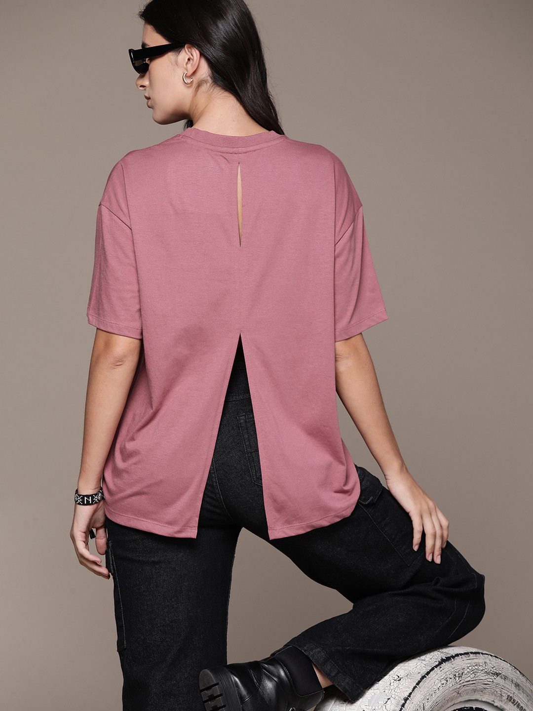 

The Roadster Lifestyle Co. Back Slit Oversized T-shirt, Rose
