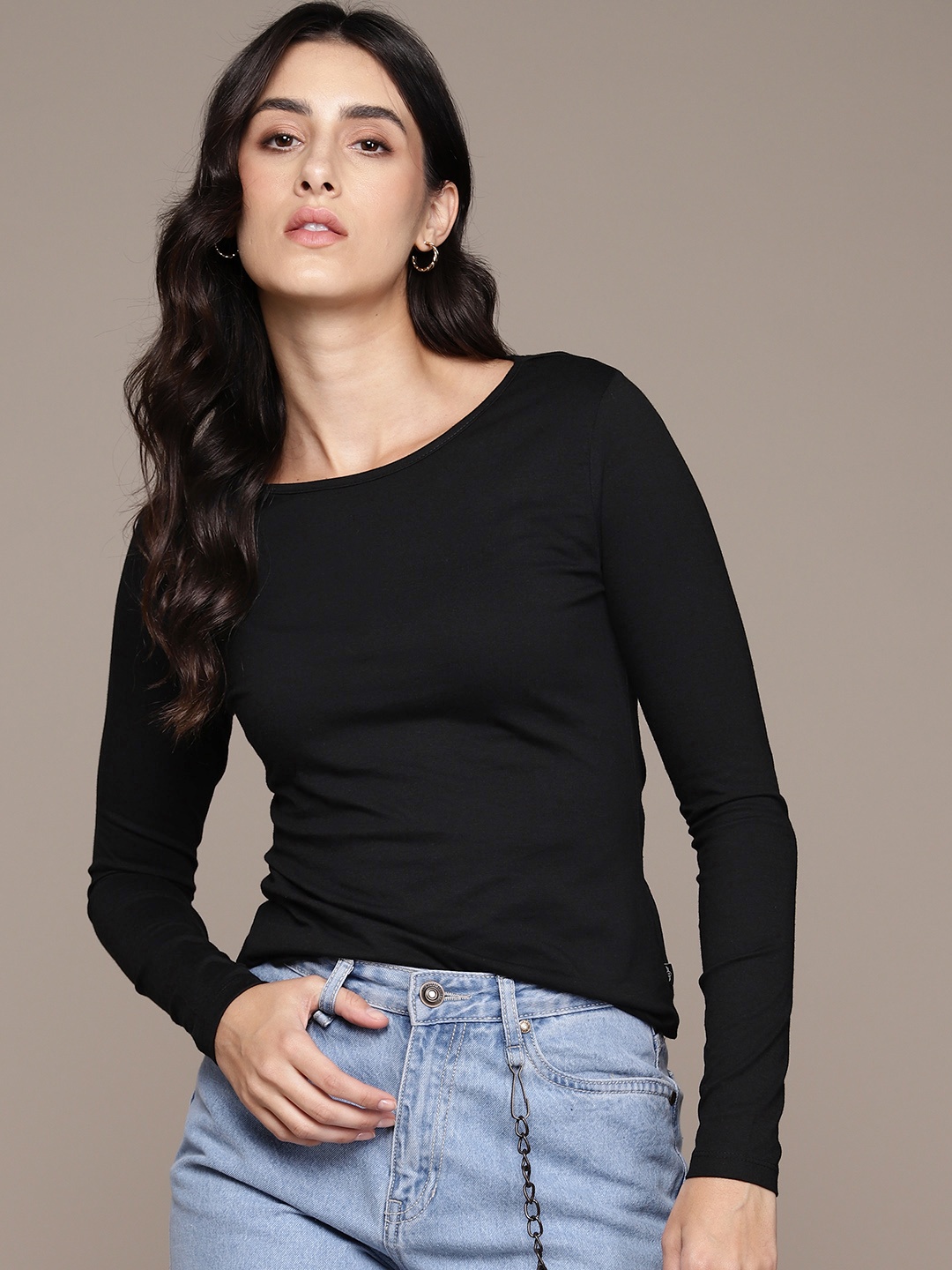 

The Roadster Lifestyle Co. Solid T-shirt, Black