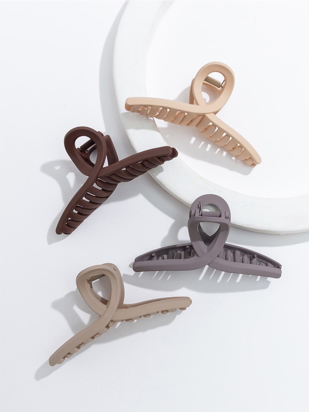 

Krelin Set of 4 Matte Claw Clips, Beige