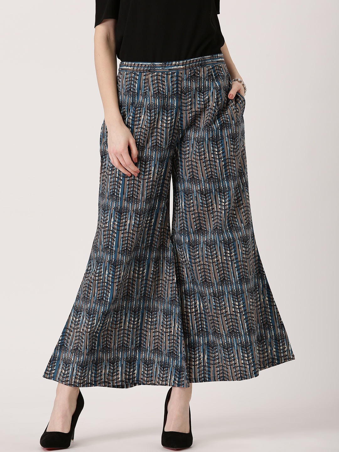 

Libas Women Blue & Grey Printed Flared Palazzos