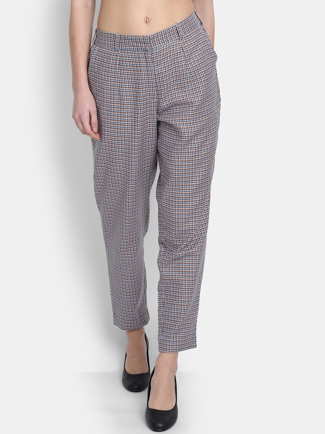 SUTI Women Checked Mid-Rise Pleated Trousers, Beige