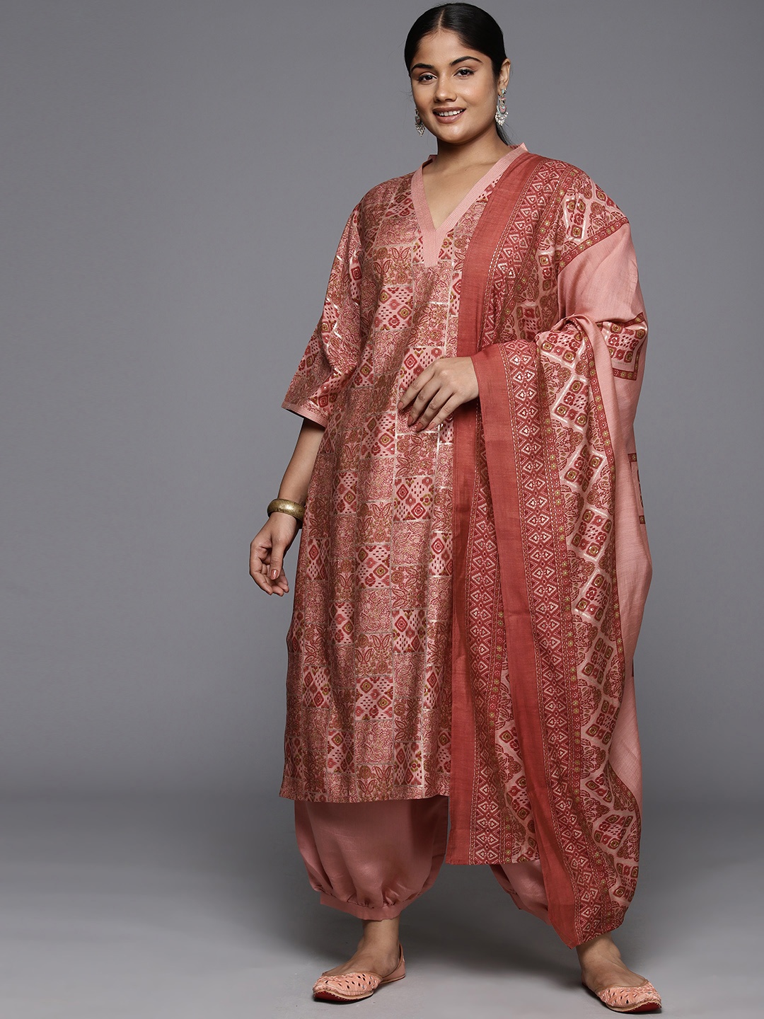 

EXTRA LOVE BY LIBAS Plus Size Ethnic Motifs Printed Kurta with Salwar & Dupatta, Peach