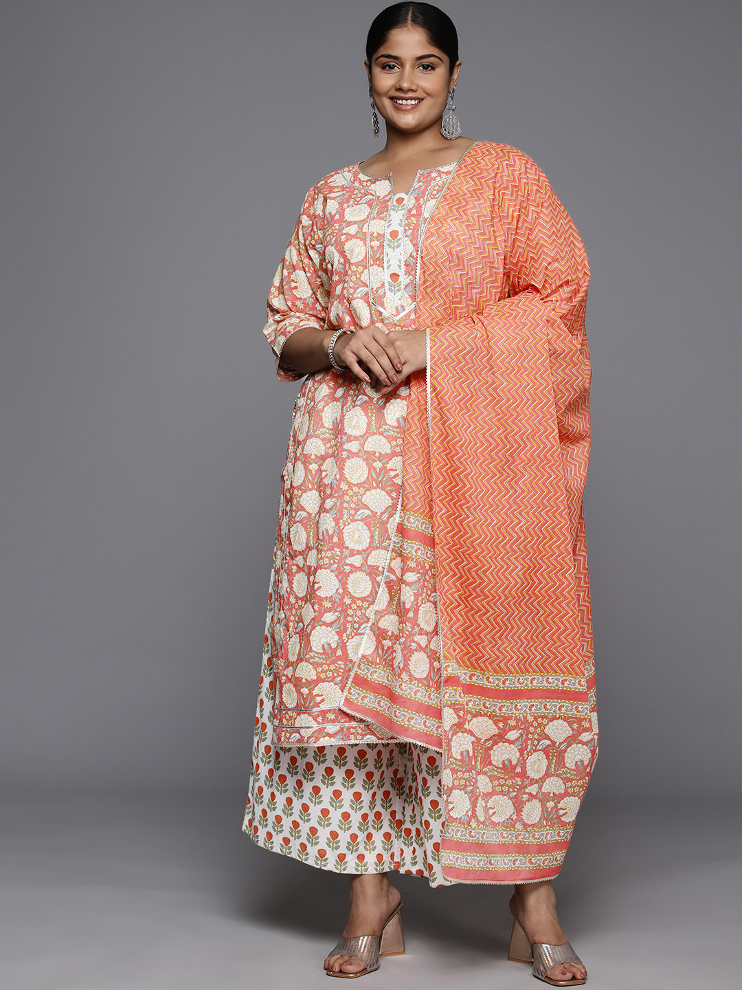 

EXTRA LOVE BY LIBAS Plus Size Floral Printed Gotta Patti Pure Cotton Kurta with Palazzos, Peach