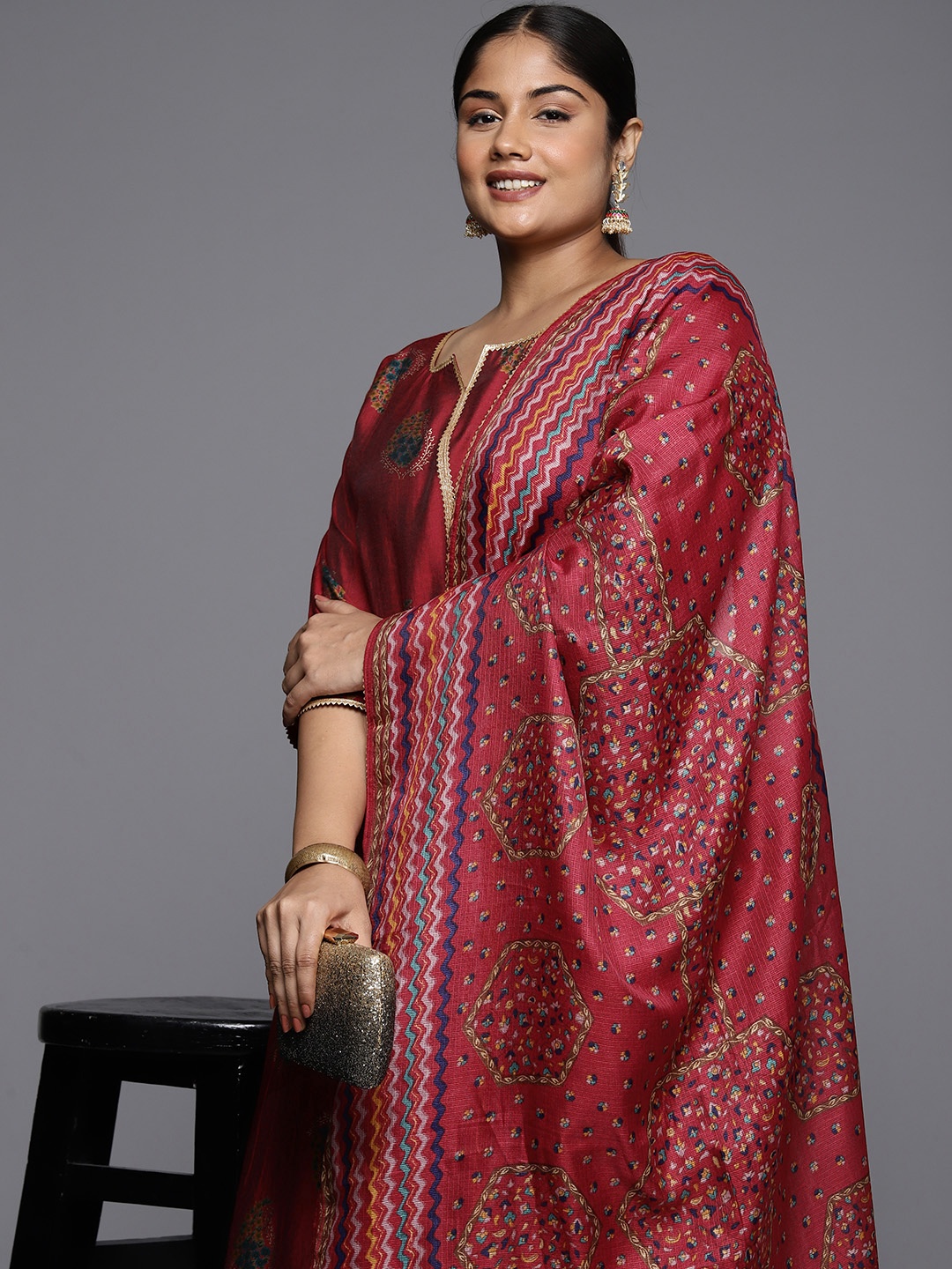 

EXTRA LOVE BY LIBAS Plus Size Paisley Printed Gotta Patti Kurta Set, Red