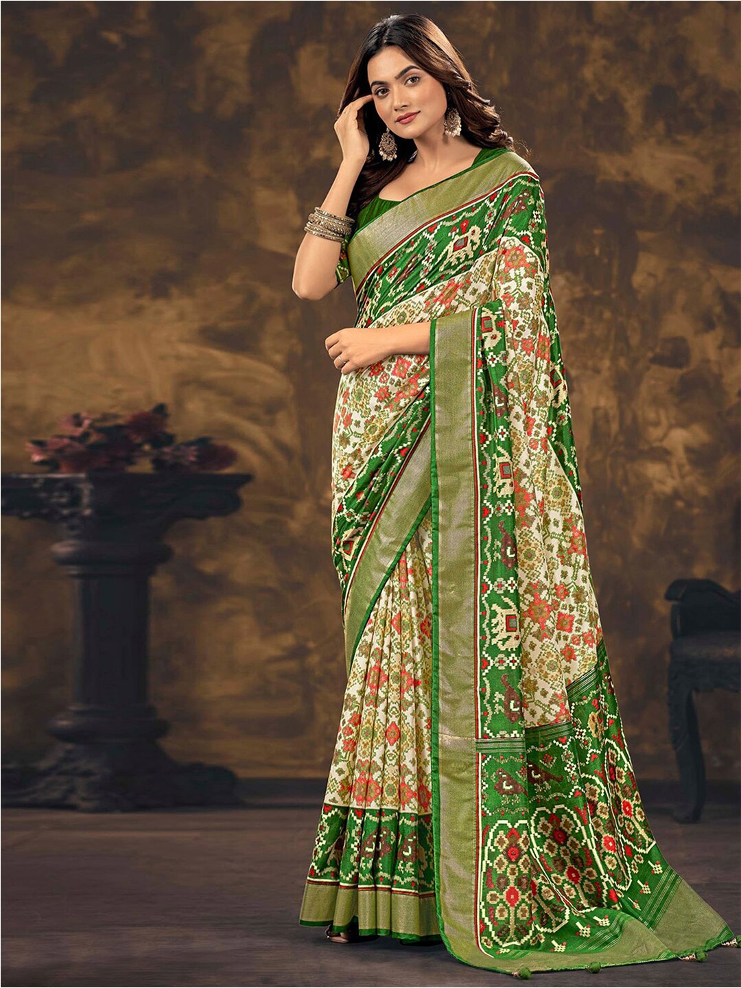 

Satrani Green & Red Ethnic Motifs Printed Zari Saree