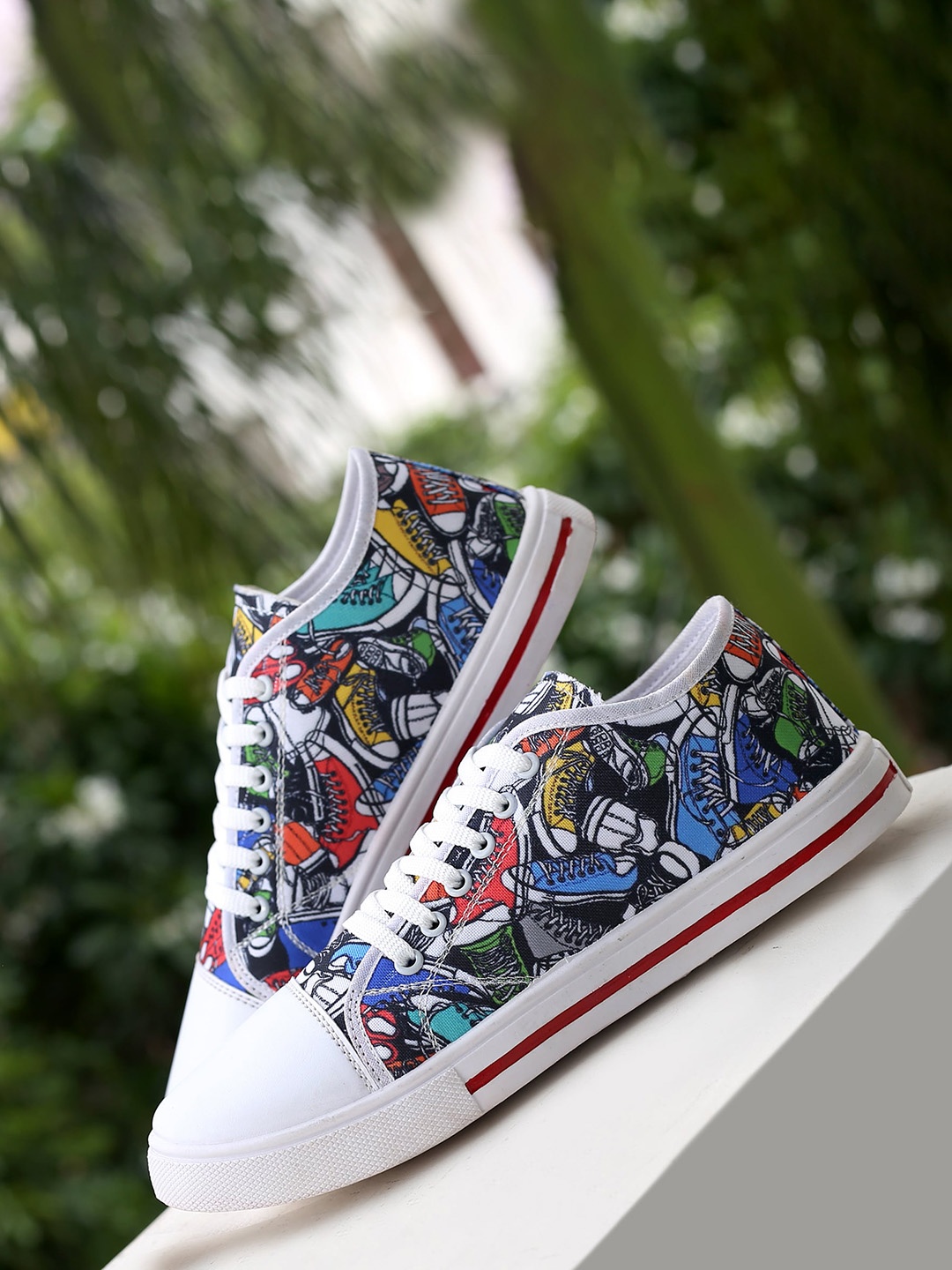 

KRAASA Men Printed Canvas Lace-Up Sneakers, White