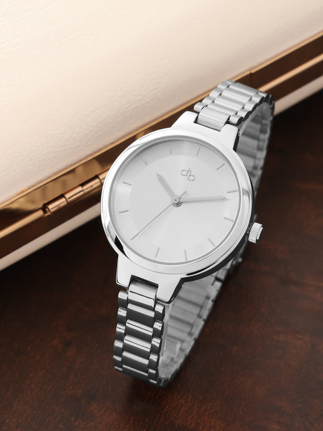 

DressBerry Women Brass Dial & Bracelet Style Straps Analogue Watch DB_SS23_10C, Silver