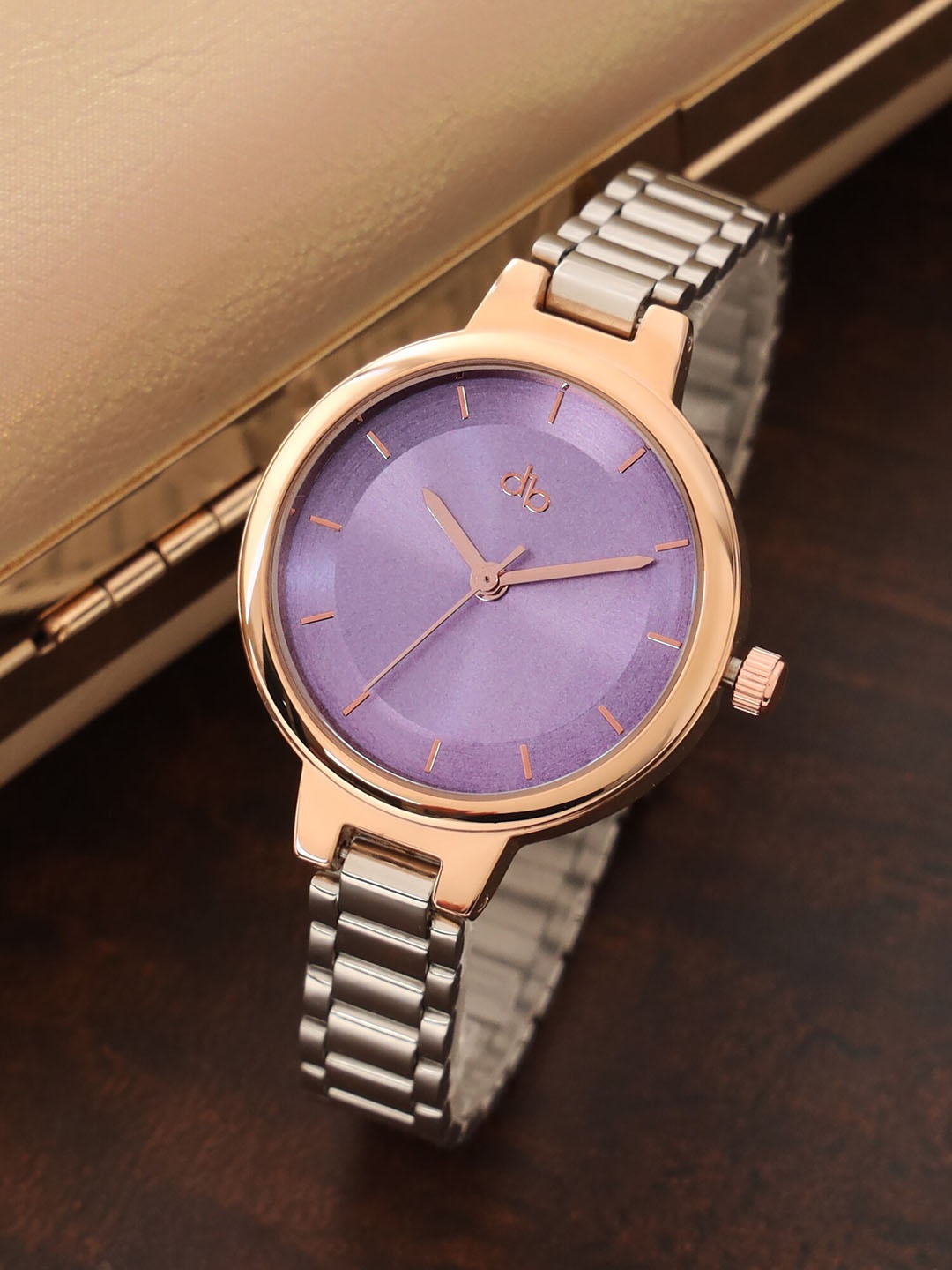 

DressBerry Women Brass Embellished Dial & Bracelet Style Straps Analogue Watch DB_SS23_10A, Purple