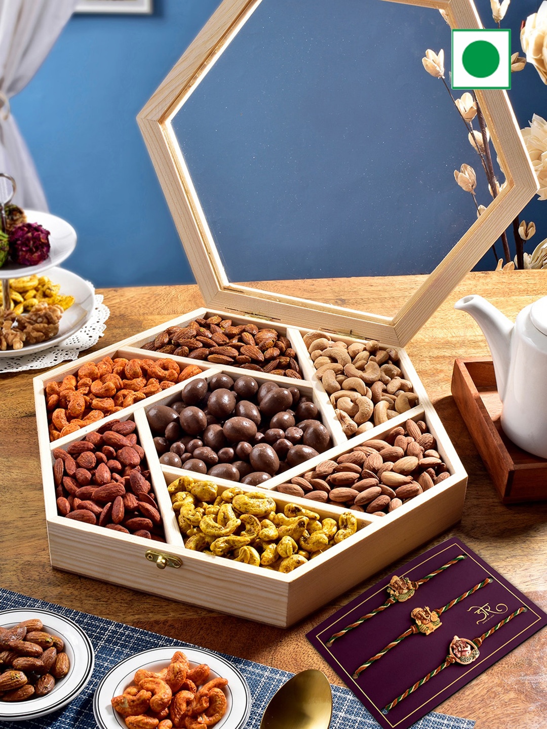 

RawFruit Deluxe Nut Hamper With 3 Rakhis, Gold