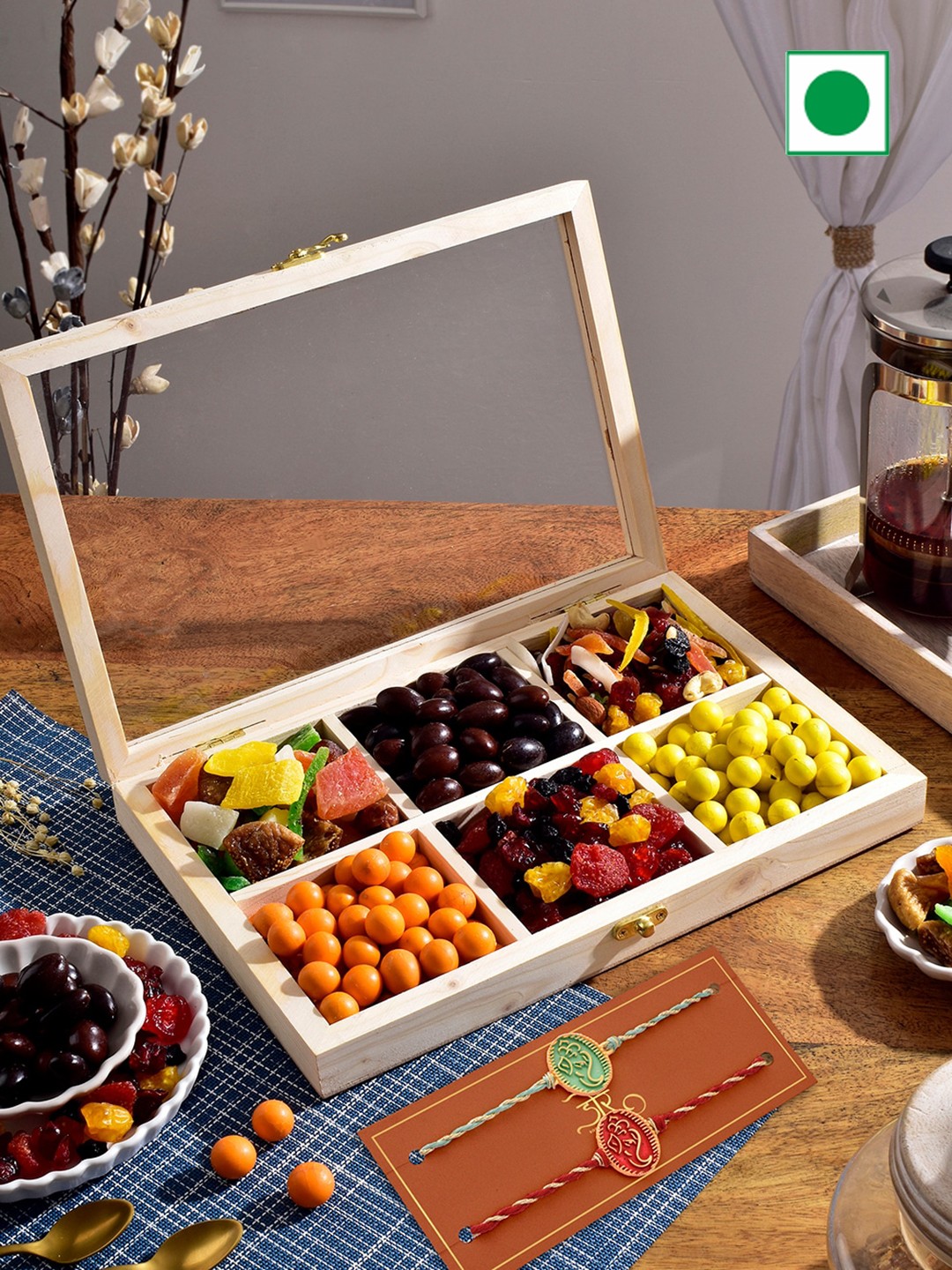 

RawFruit Nut Assortment Hamper With 2 Rakhi 900gms, Cream