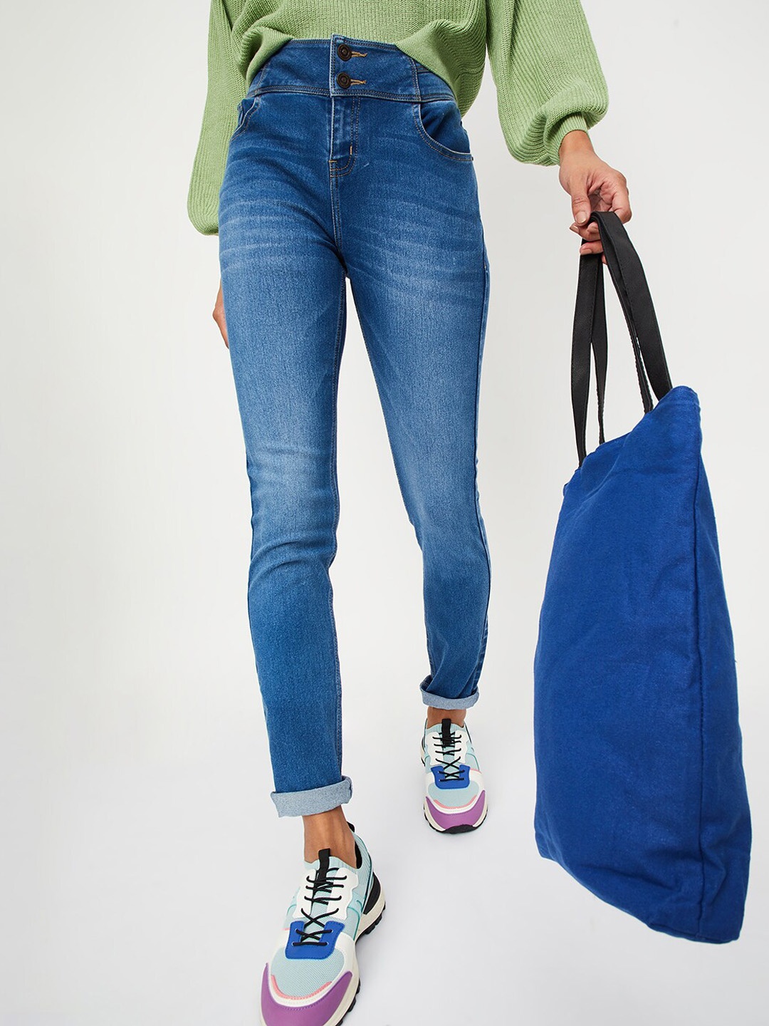 

max Women Light Fade Jeans, Blue