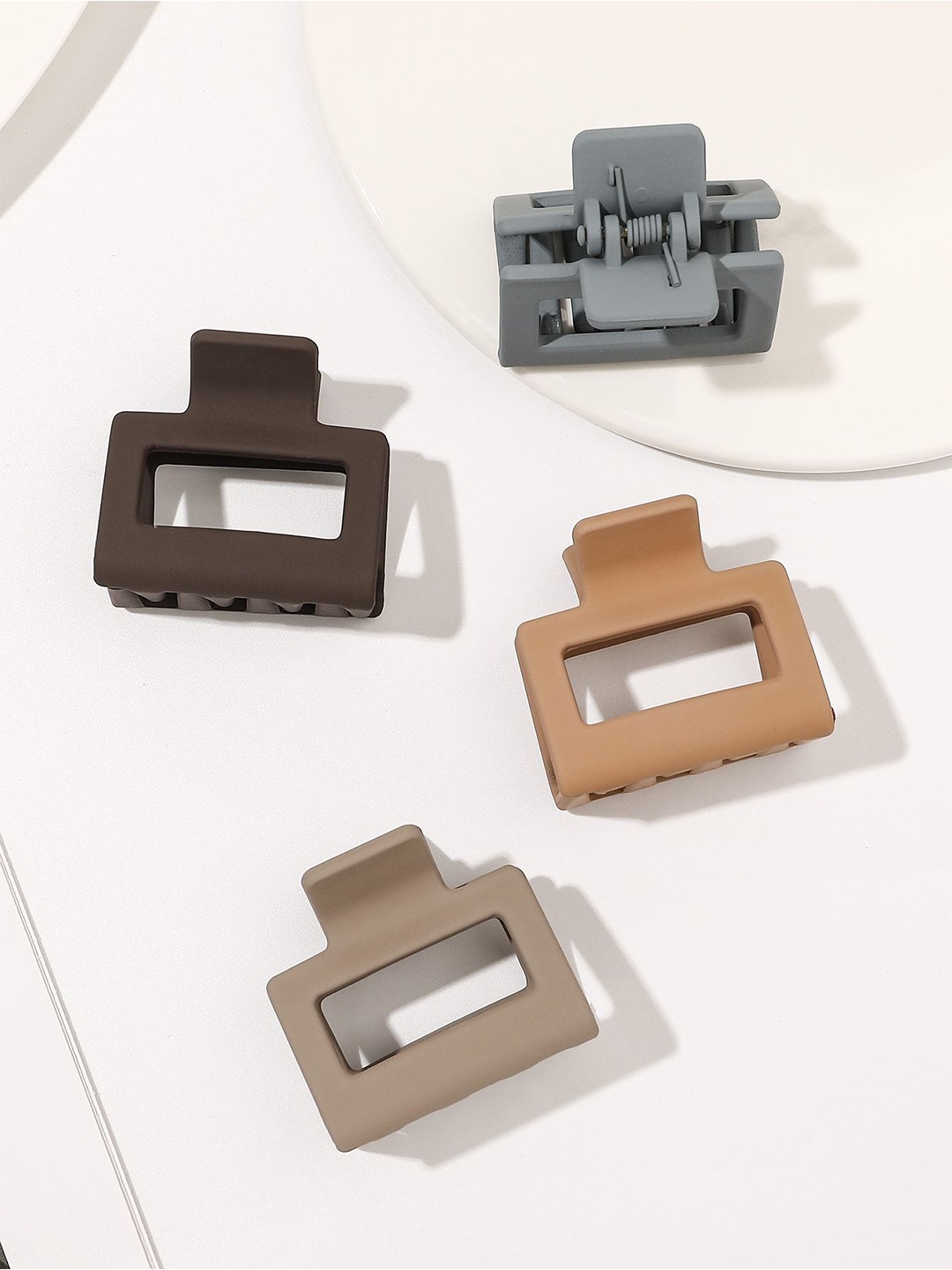 

Krelin Set of 4 Square Matte Claw Clips, Brown