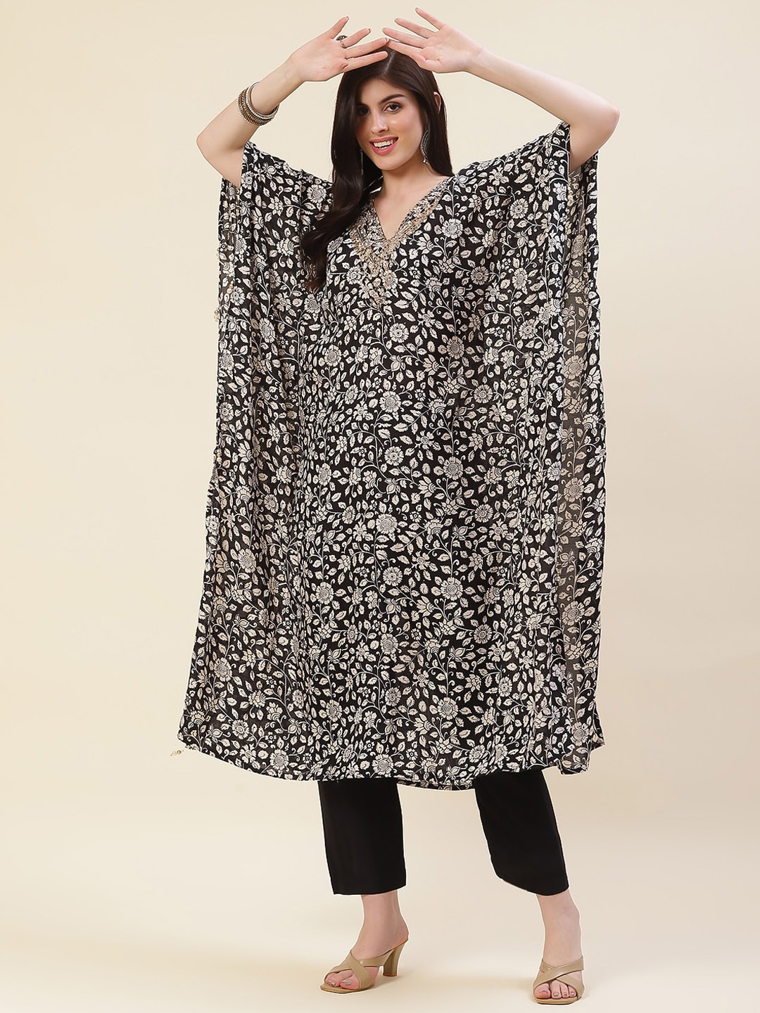 

Meena Bazaar Floral Printed Regular Sequinned Kaftan Kurta With Trousers, Black