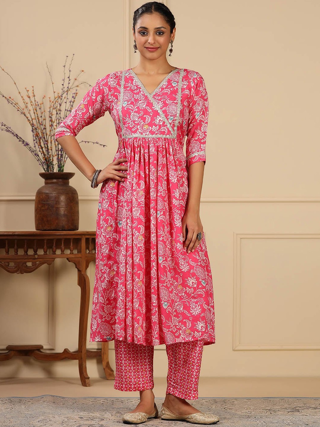 

Meena Bazaar Floral Printed Gotta Patti Pleated A-Line Kurta with Trousers, Pink
