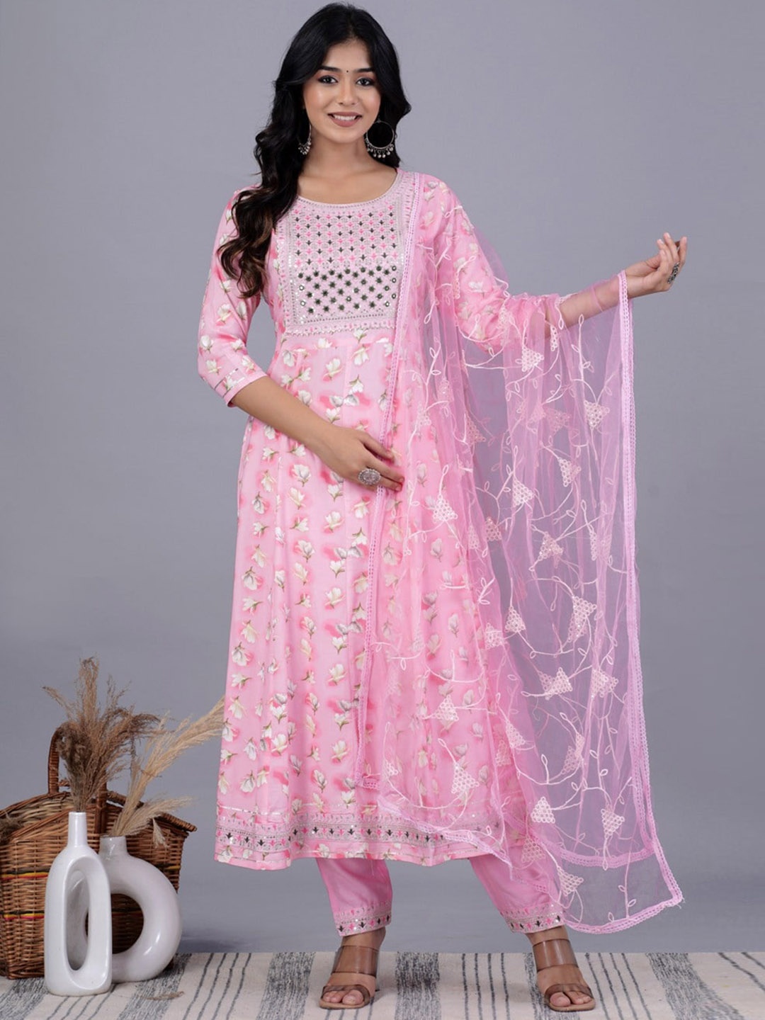 

UNISETS Floral Printed Anarkali Thread Work Kurta Set With Dupatta, Pink