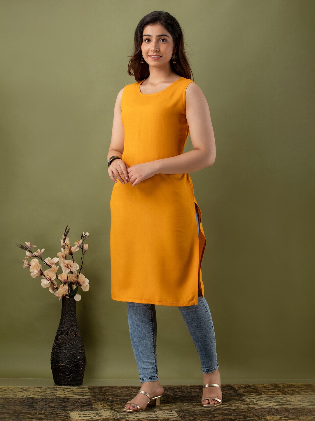 

Mialo fashion Round Neck Sleeveless Straight Kurta, Yellow