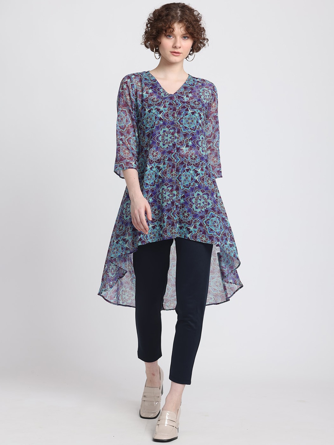 

SHAYE Floral Printed V-Neck A-Line Kurta, Purple