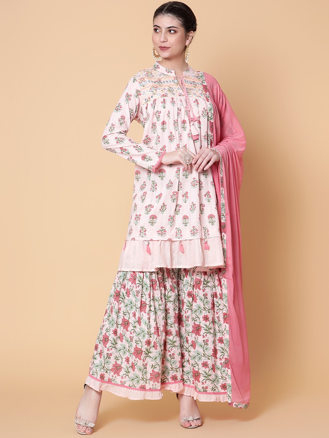

Bani Women Ethnic Motifs Printed Empire Thread Work Pure Cotton Kurta Set, Pink