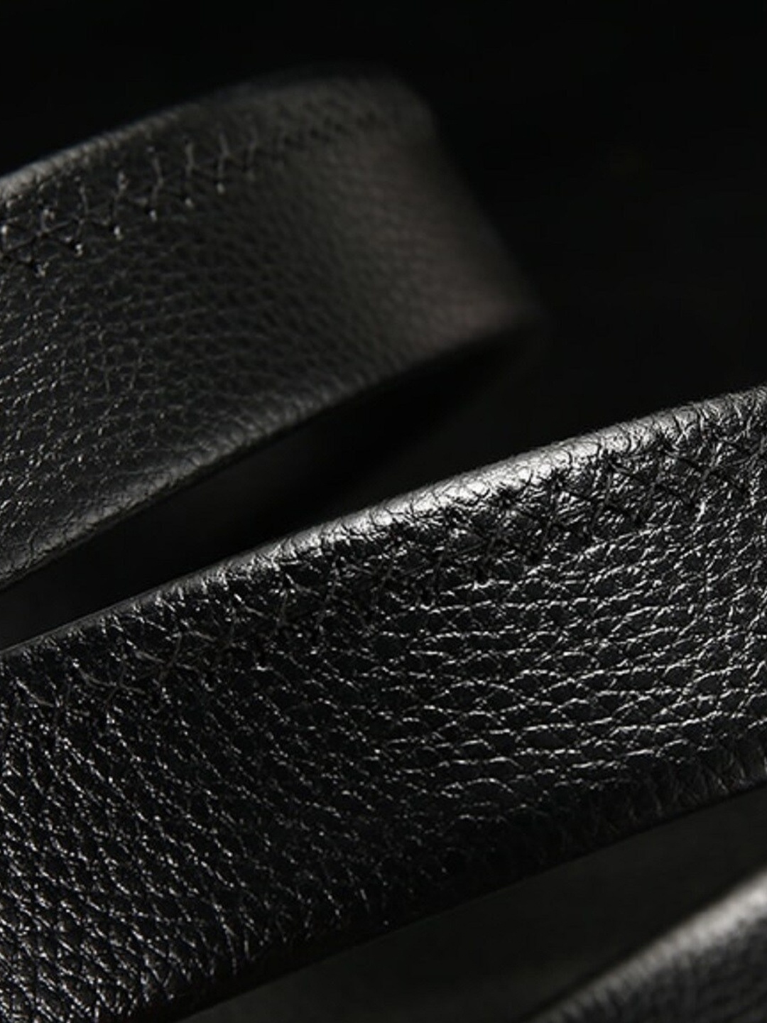 

Zacharias Men Textured Slim Belt, Black