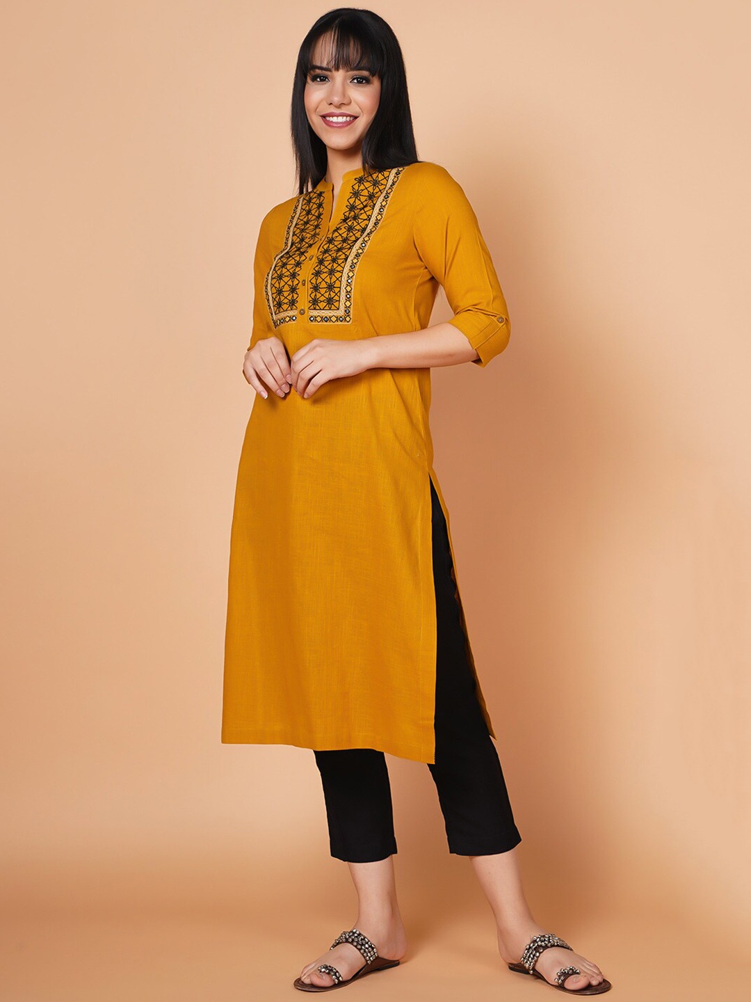 

BARARA ETHNIC Ethnic Motifs Embroidered Roll Up Sleeves Pure Cotton Kurta, Yellow