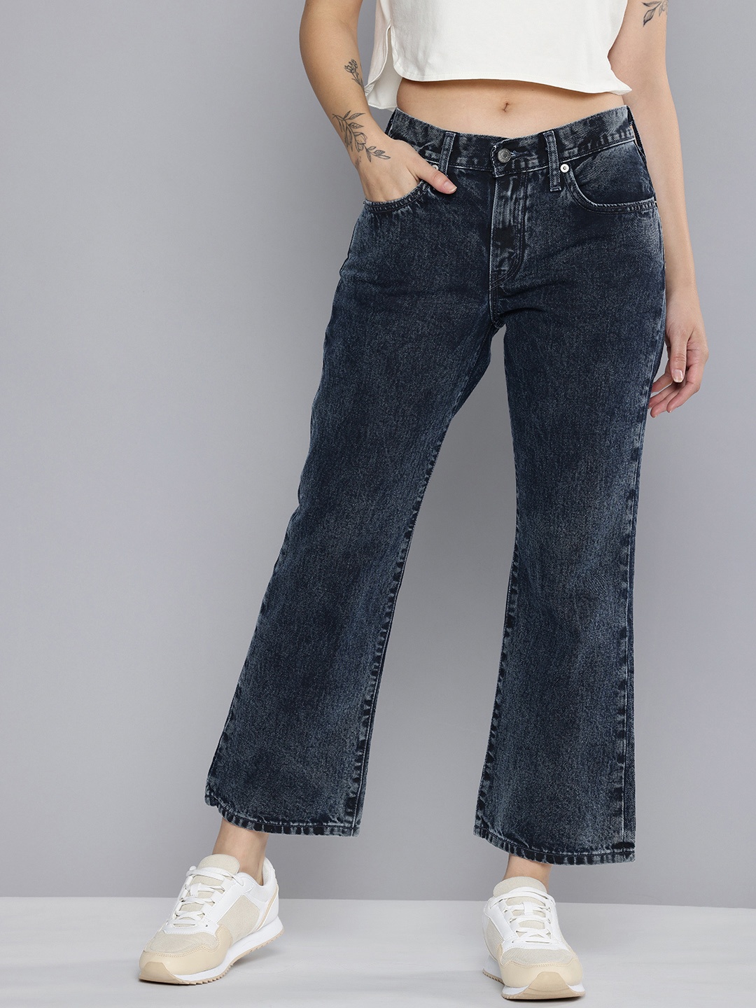 

Levis Women Pure Cotton Bootcut Heavy Fade Jeans, Blue