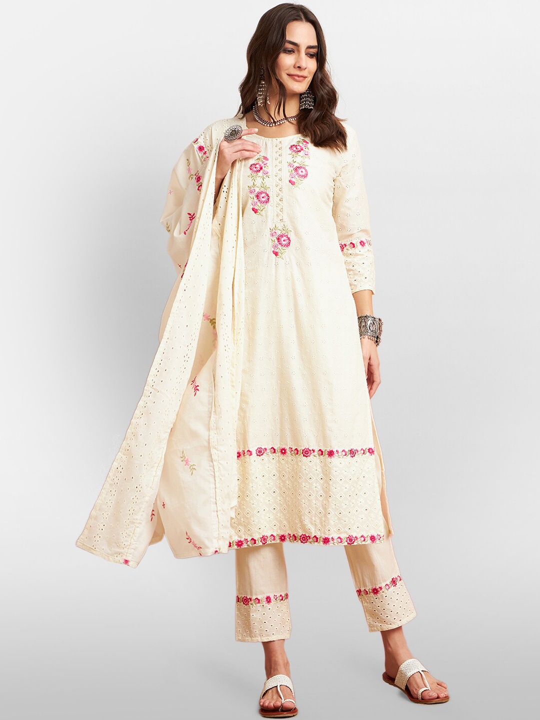 

DIVYANK Floral Embroidered Thread Work Pure Cotton Kurta & Trousers With Dupatta, Off white