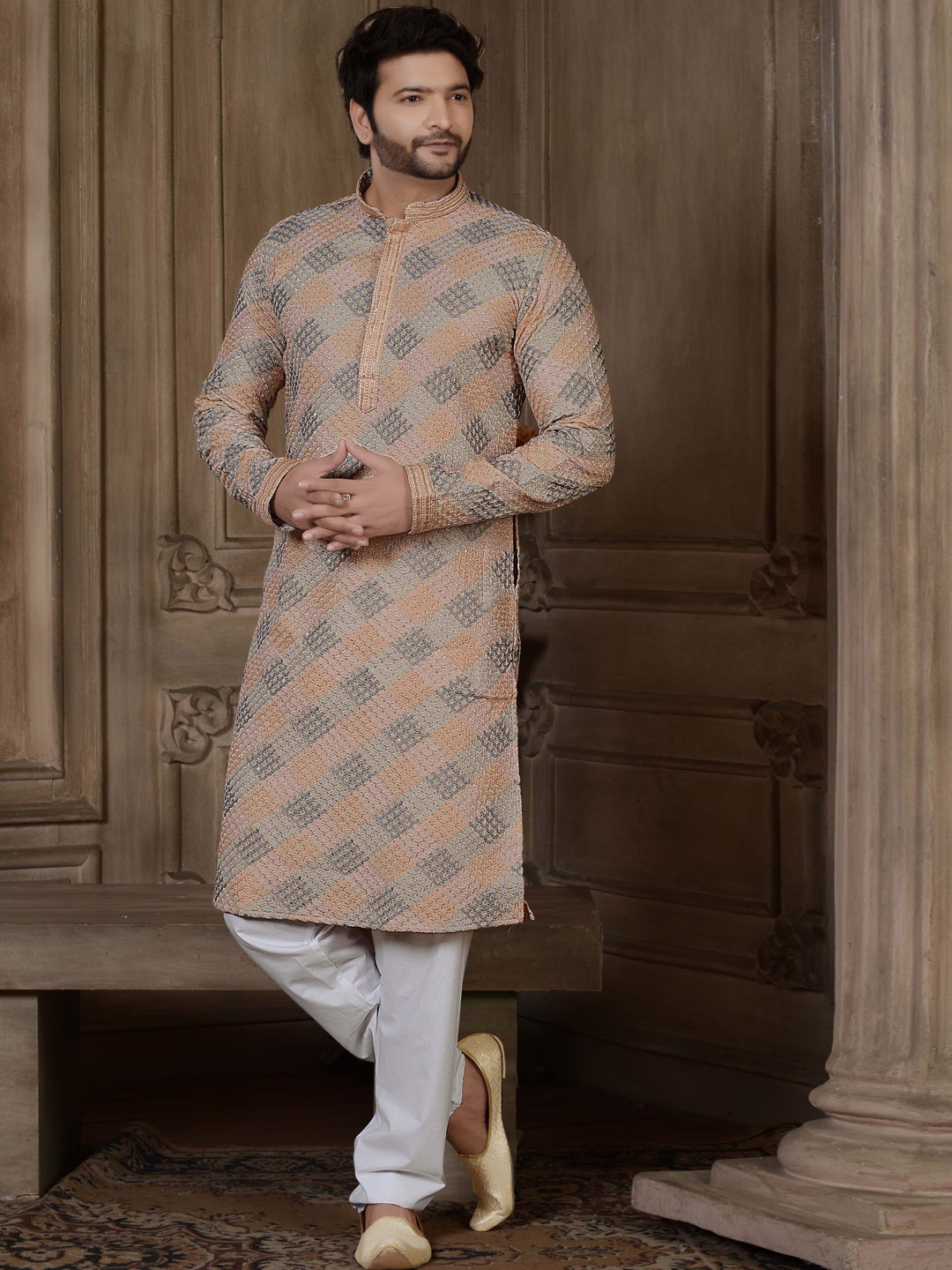 

ARRUGA Ethnic Motifs Embroidered Thread Work Straight Kurta With Pyjamas, Peach