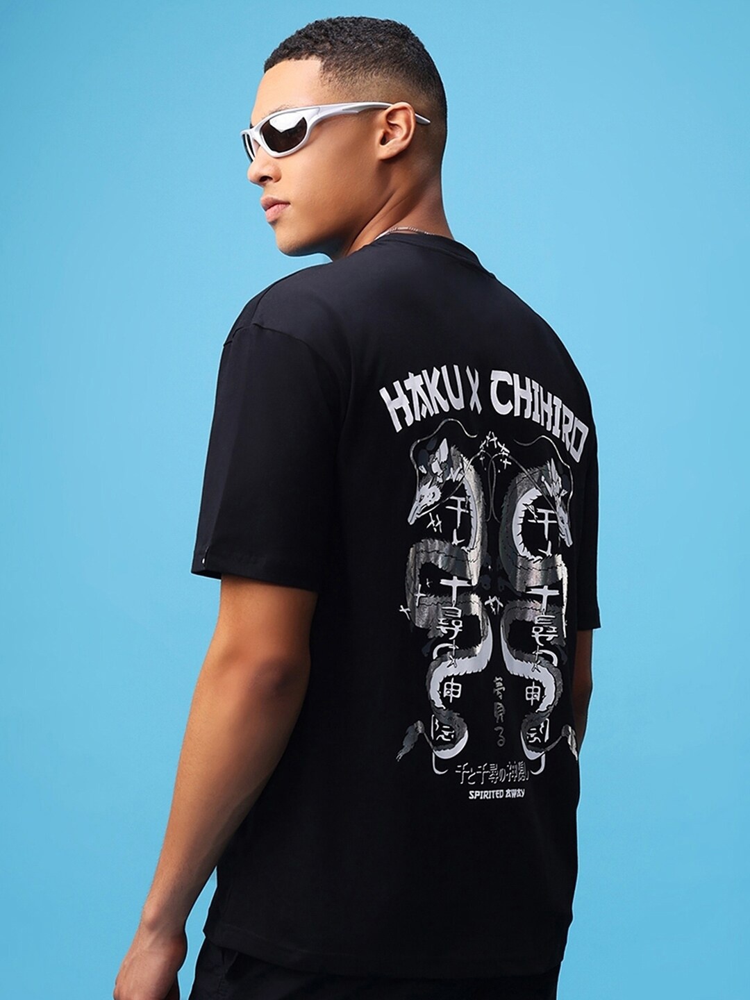 

Bewakoof Haku X Chihiro Graphic Printed Oversized T-shirt, Black