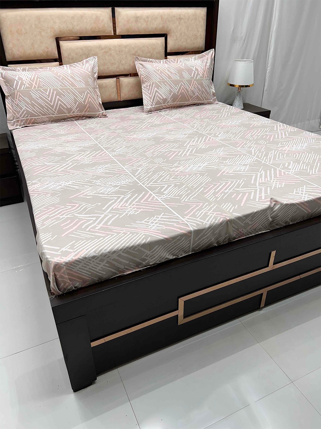 

Pure Decor Leisure Fur Brown & White Geometric King Bedsheet With 2 Pillow Covers